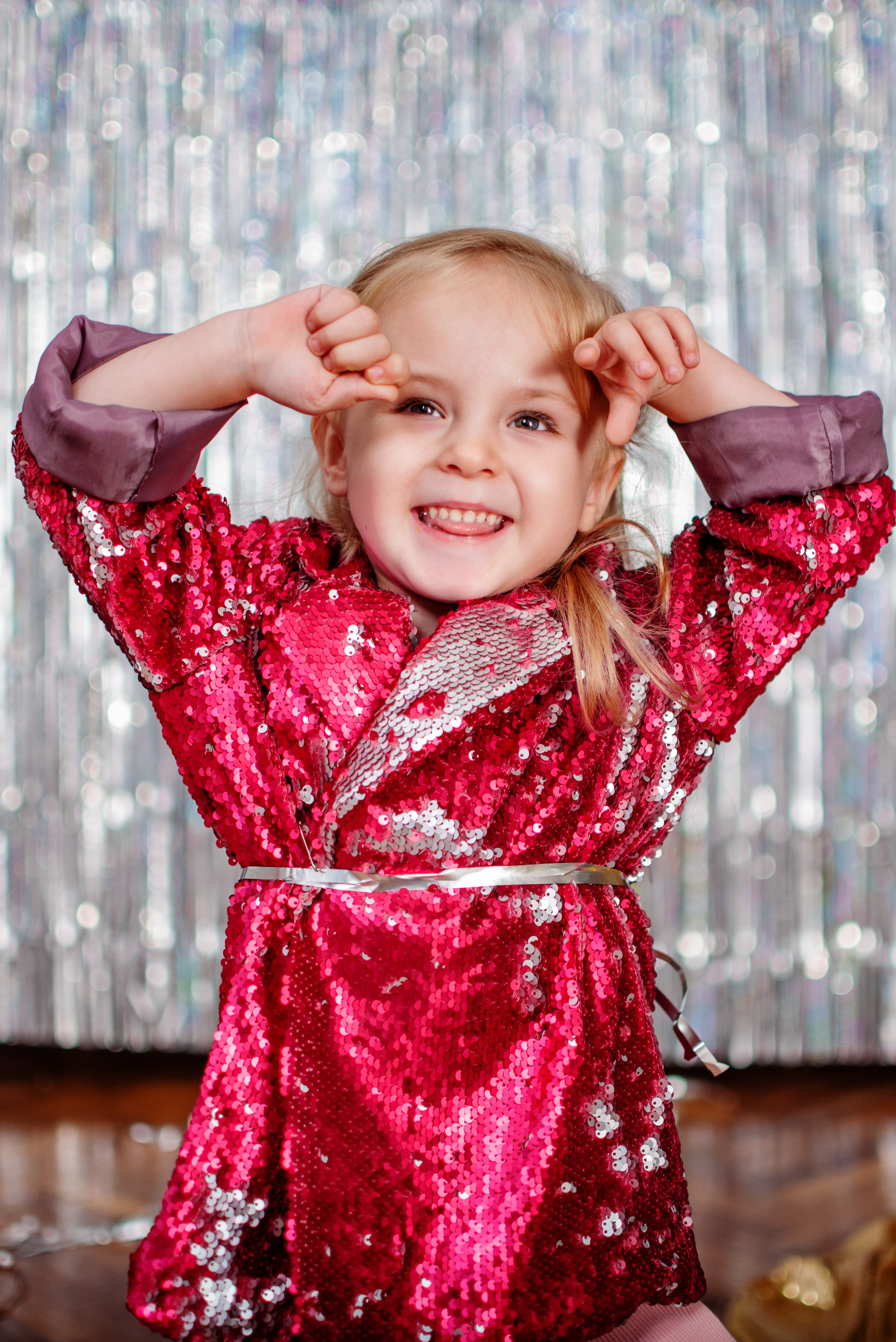 Новогодняя съёмка девочки. Детский студийный фотограф Сочи