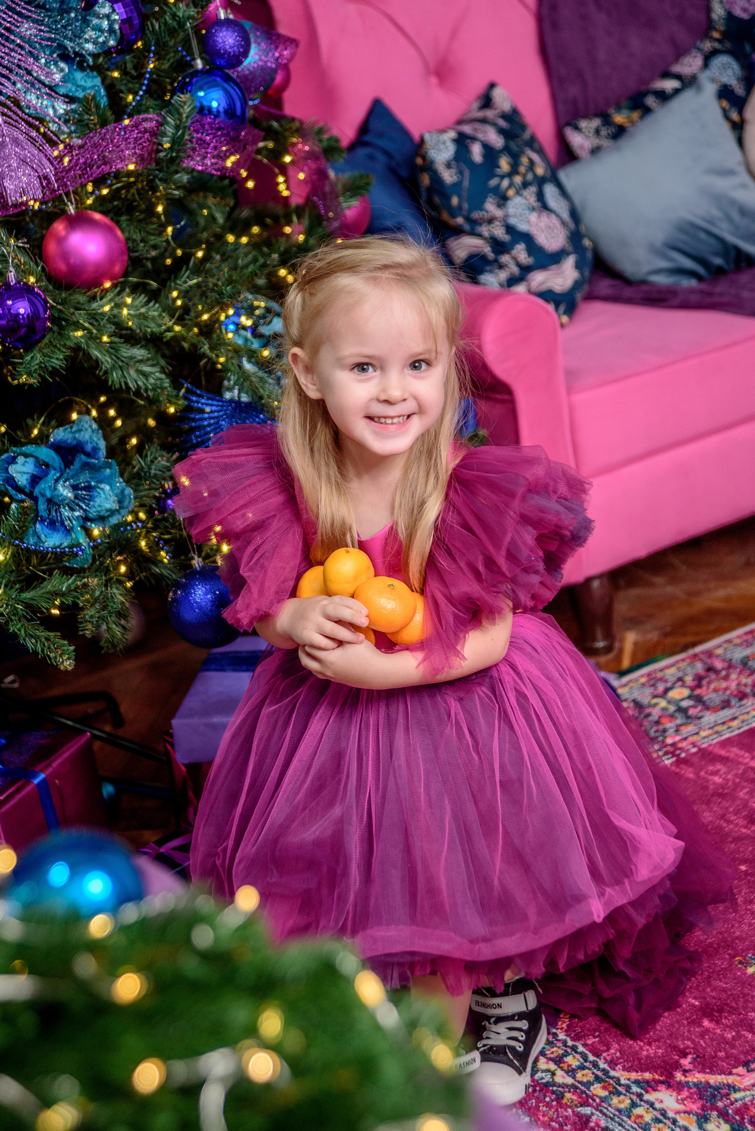 Новогодняя съёмка девочки. Детский студийный фотограф Сочи