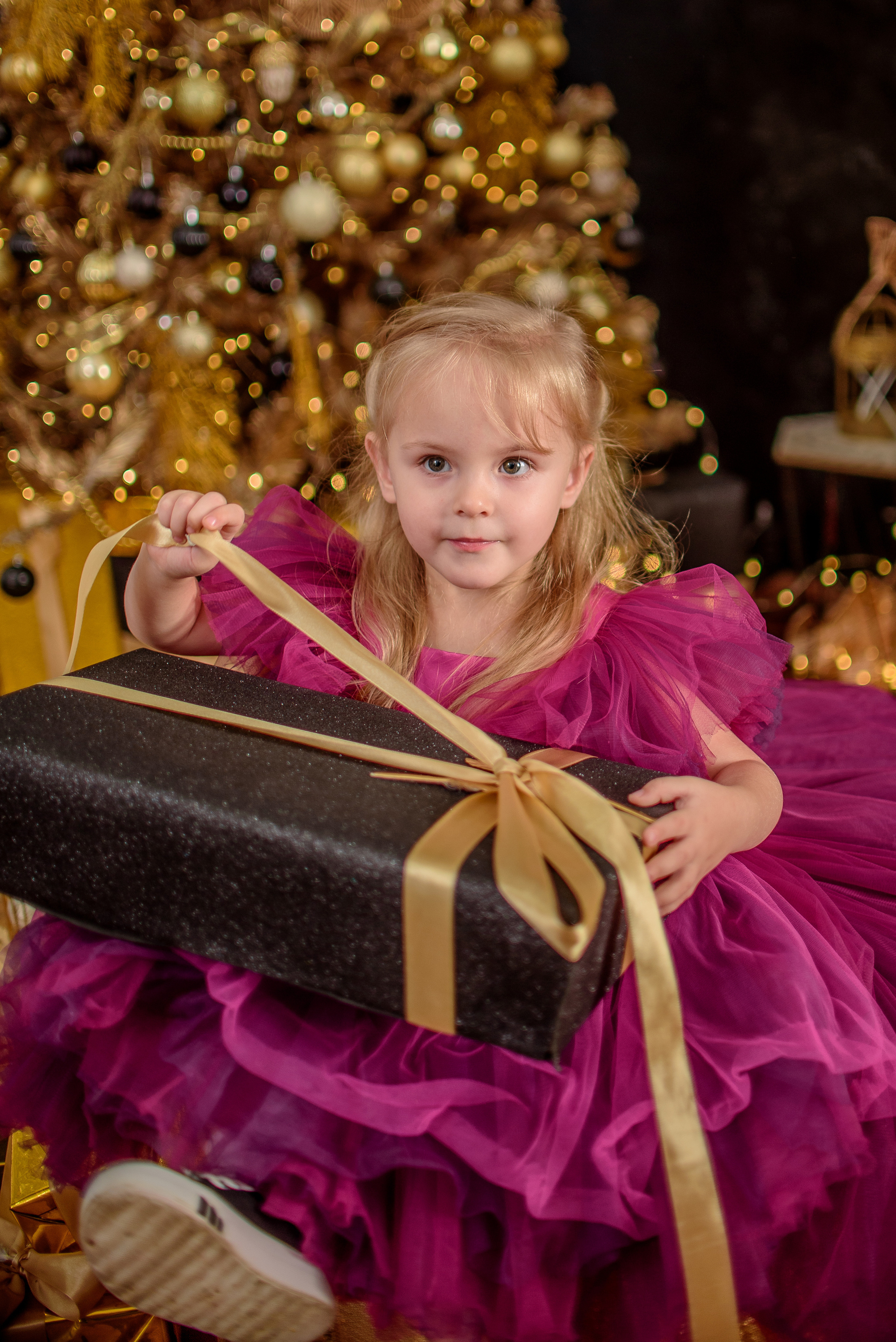 Новогодняя съёмка девочки. Детский студийный фотограф Сочи