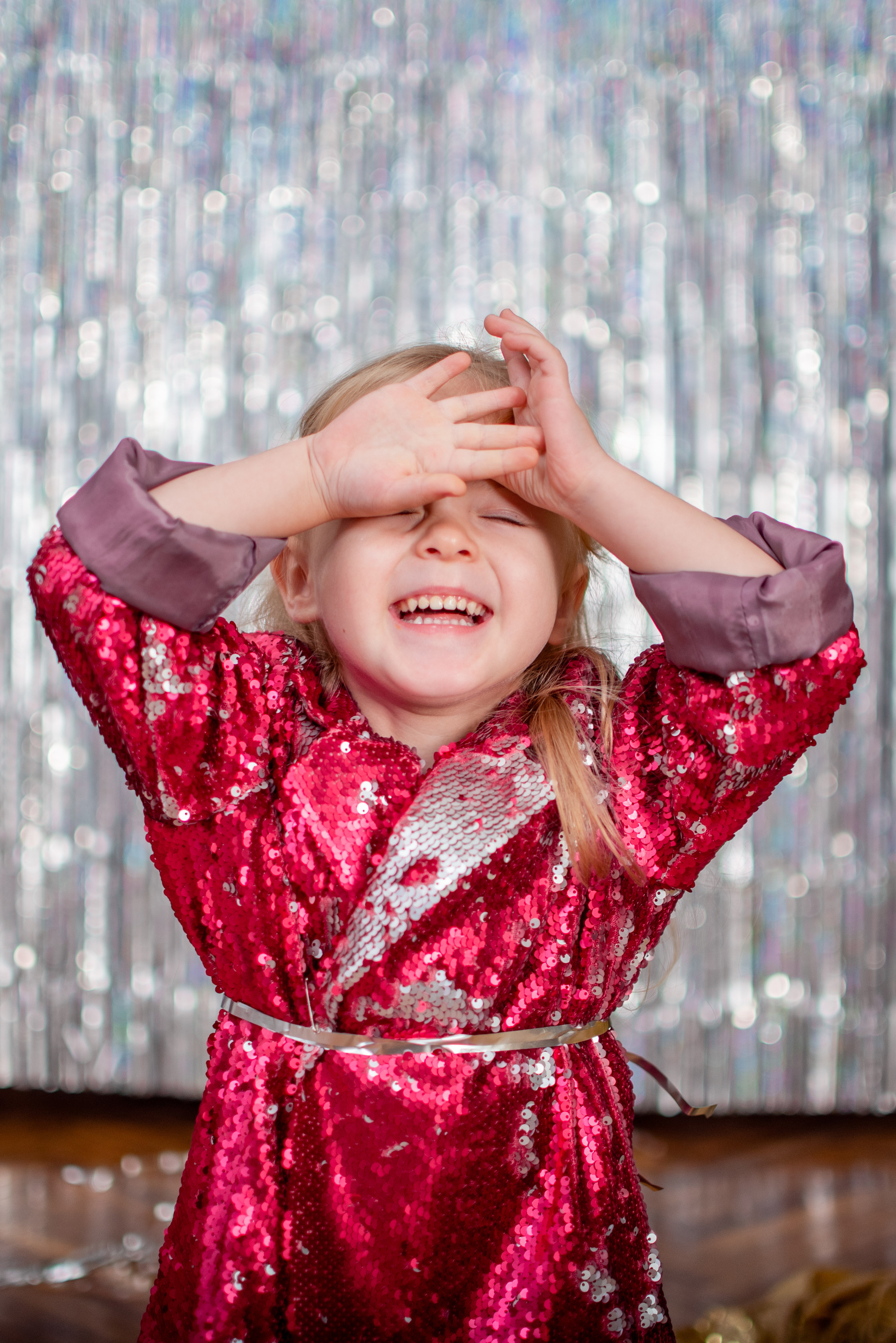 Новогодняя съёмка девочки. Детский студийный фотограф Сочи