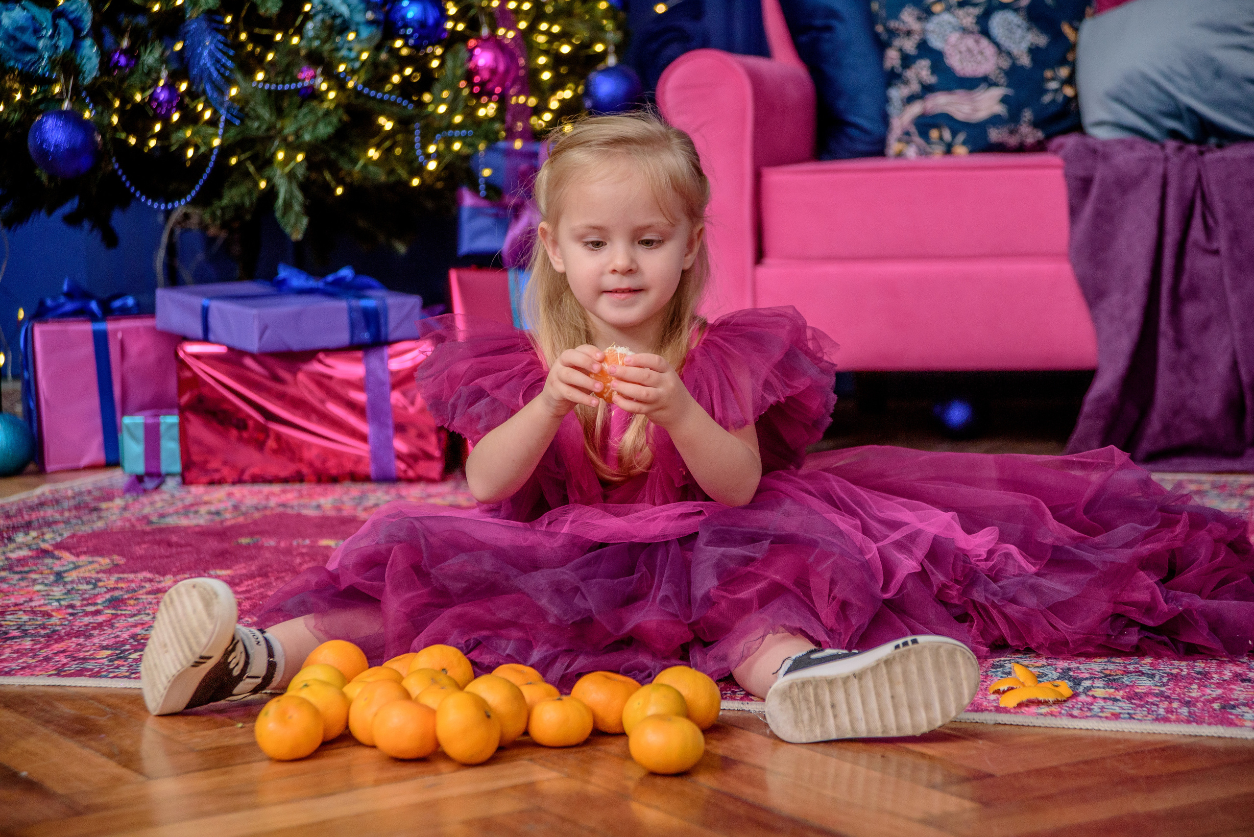 Новогодняя съёмка девочки. Детский студийный фотограф Сочи