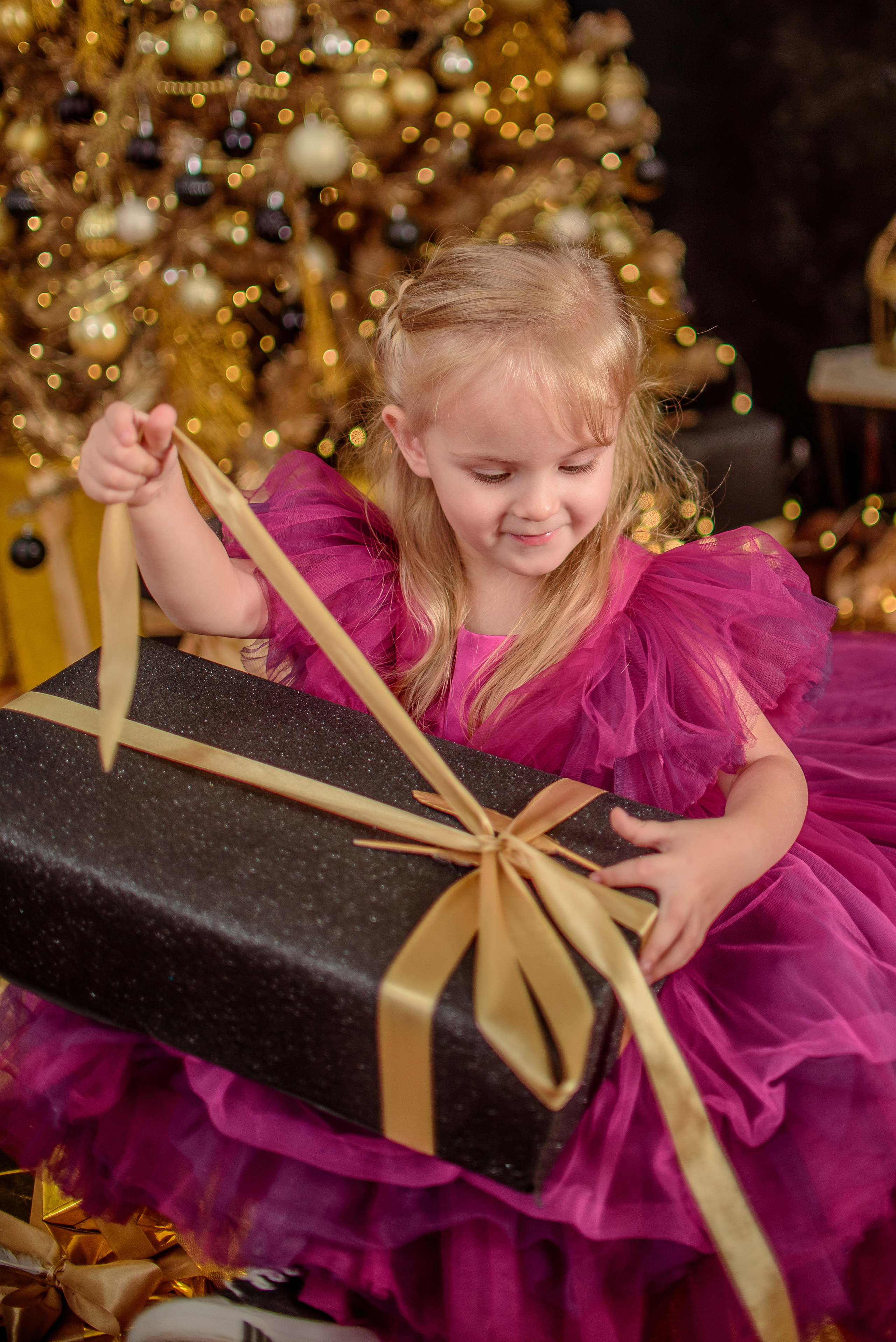 Новогодняя съёмка девочки. Детский студийный фотограф Сочи