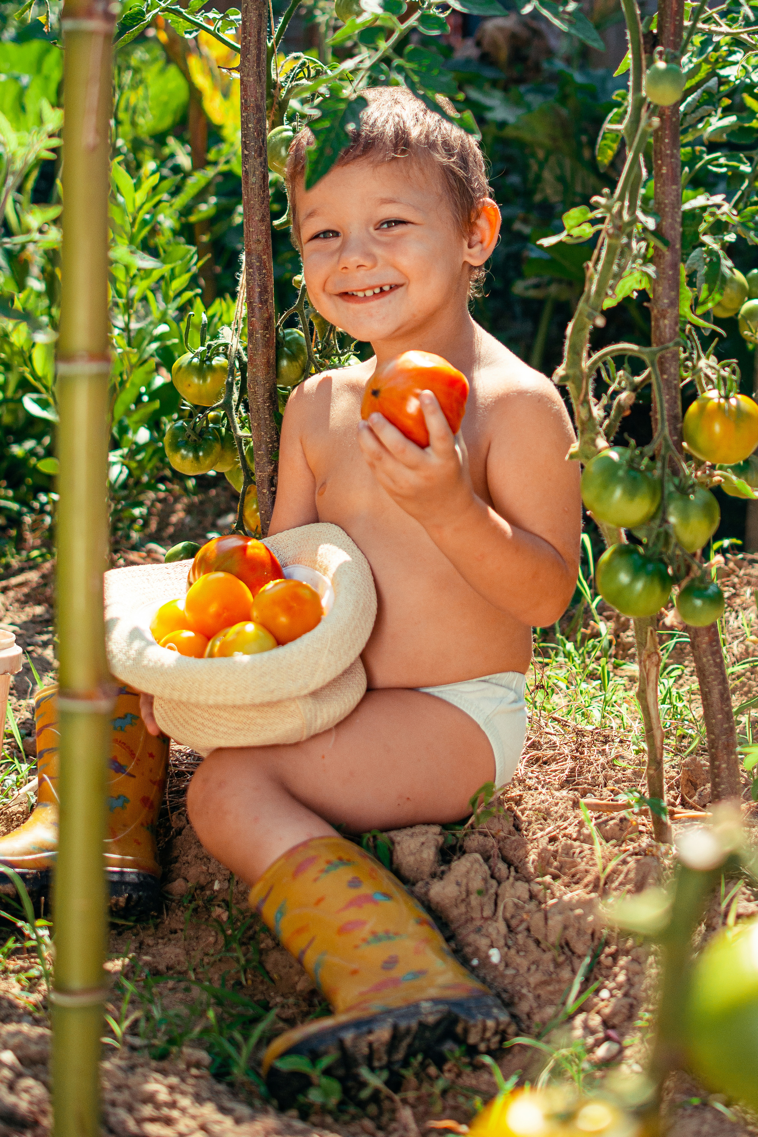 Фотосессия в огороде. Детский студийный фотограф Сочи