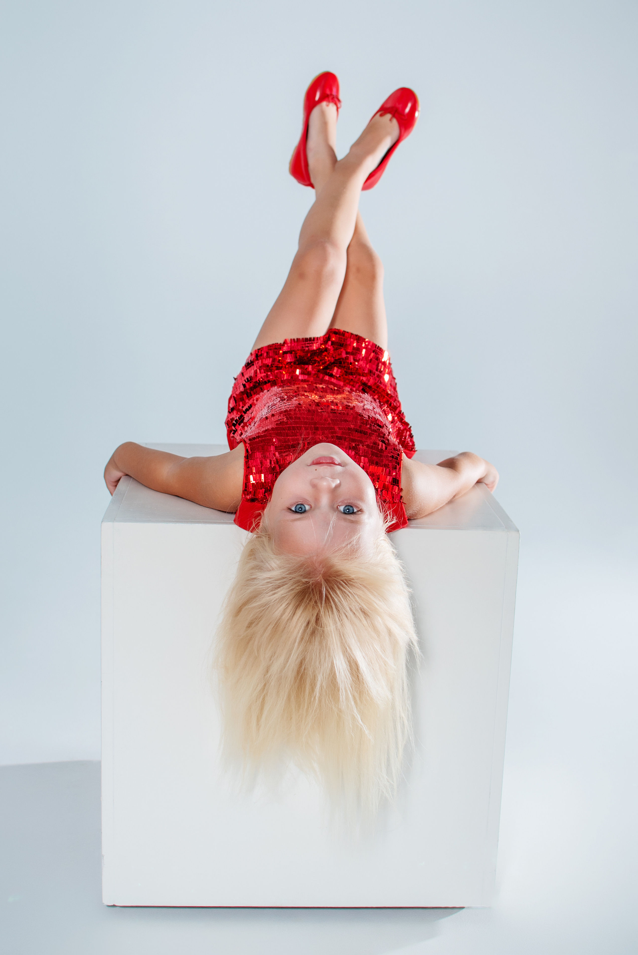 Фотосессия в студии девочки 5 лет. Детский студийный фотограф Сочи