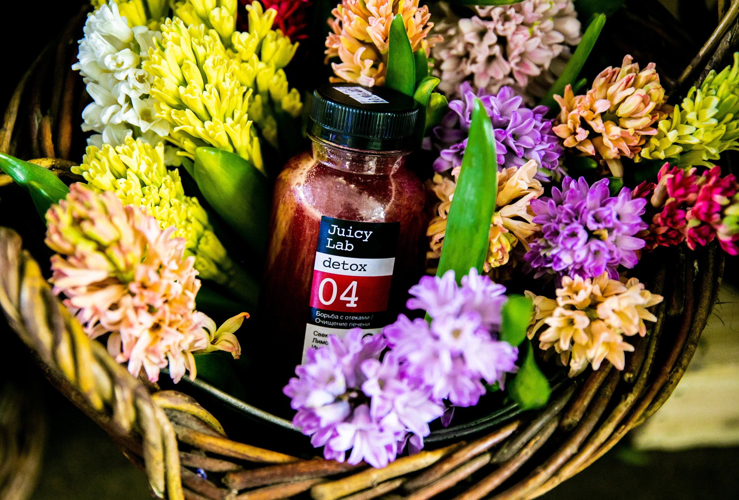 Style photo shoot for natural drinks brand. Photographer in Algarve, Portugal