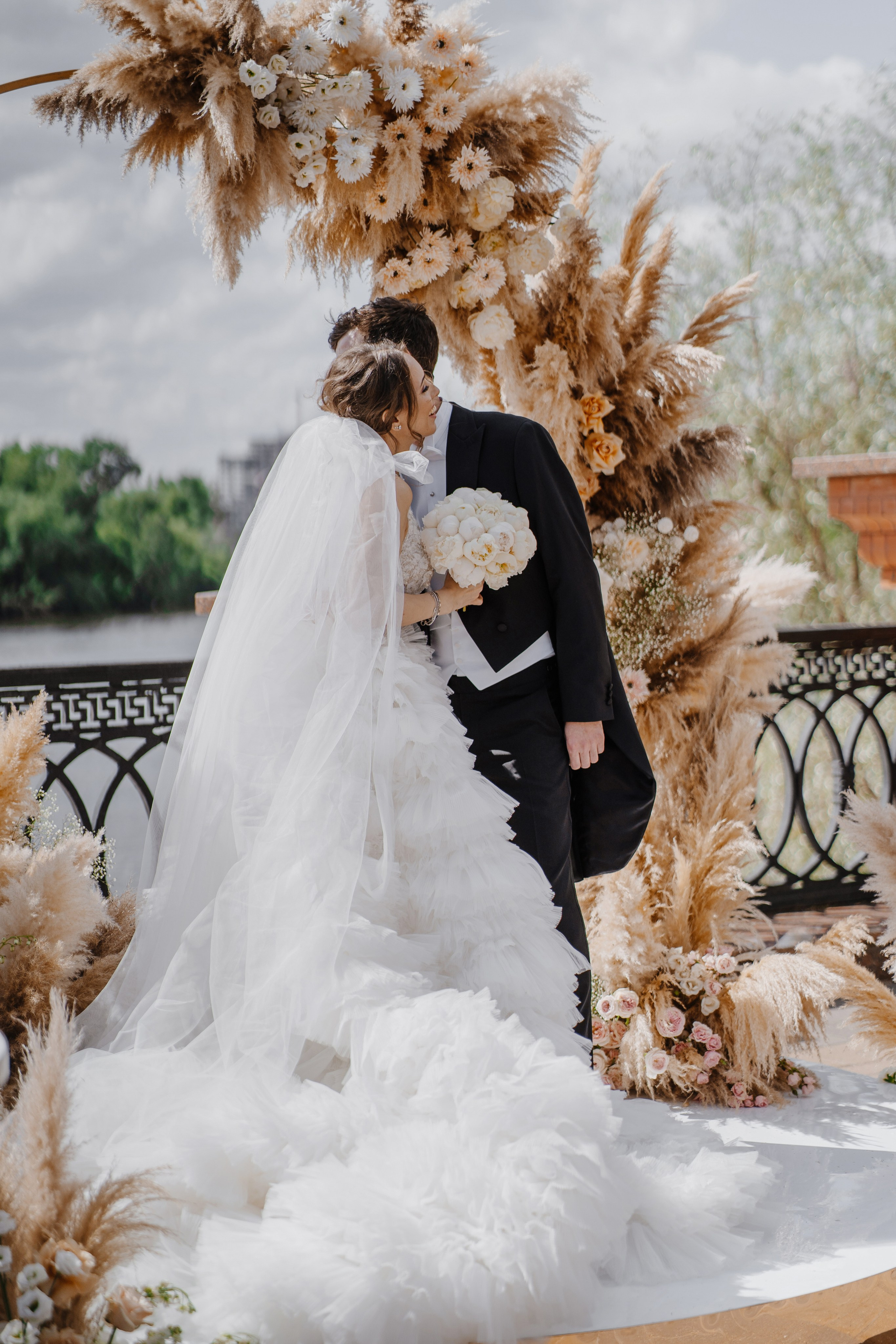 Выездная регистрация свадьбы в ресторане River Club Moscow. Свадебный и семейный фотограф в Москве Светлана Зоткина