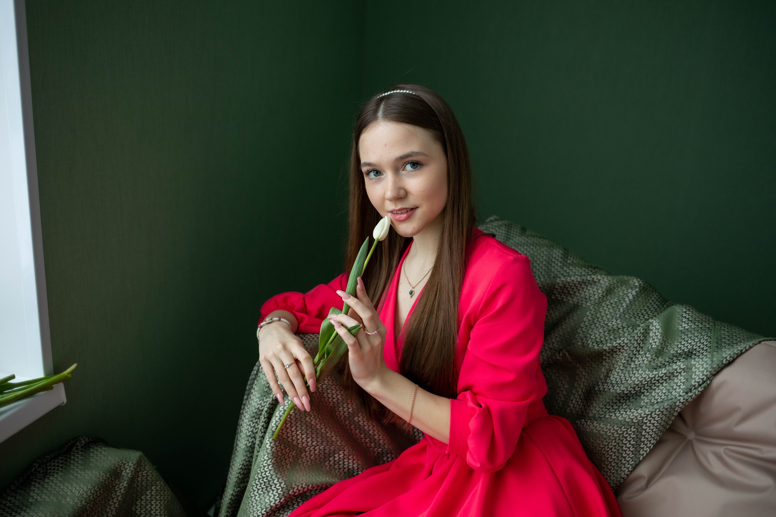 Девушка и цветы