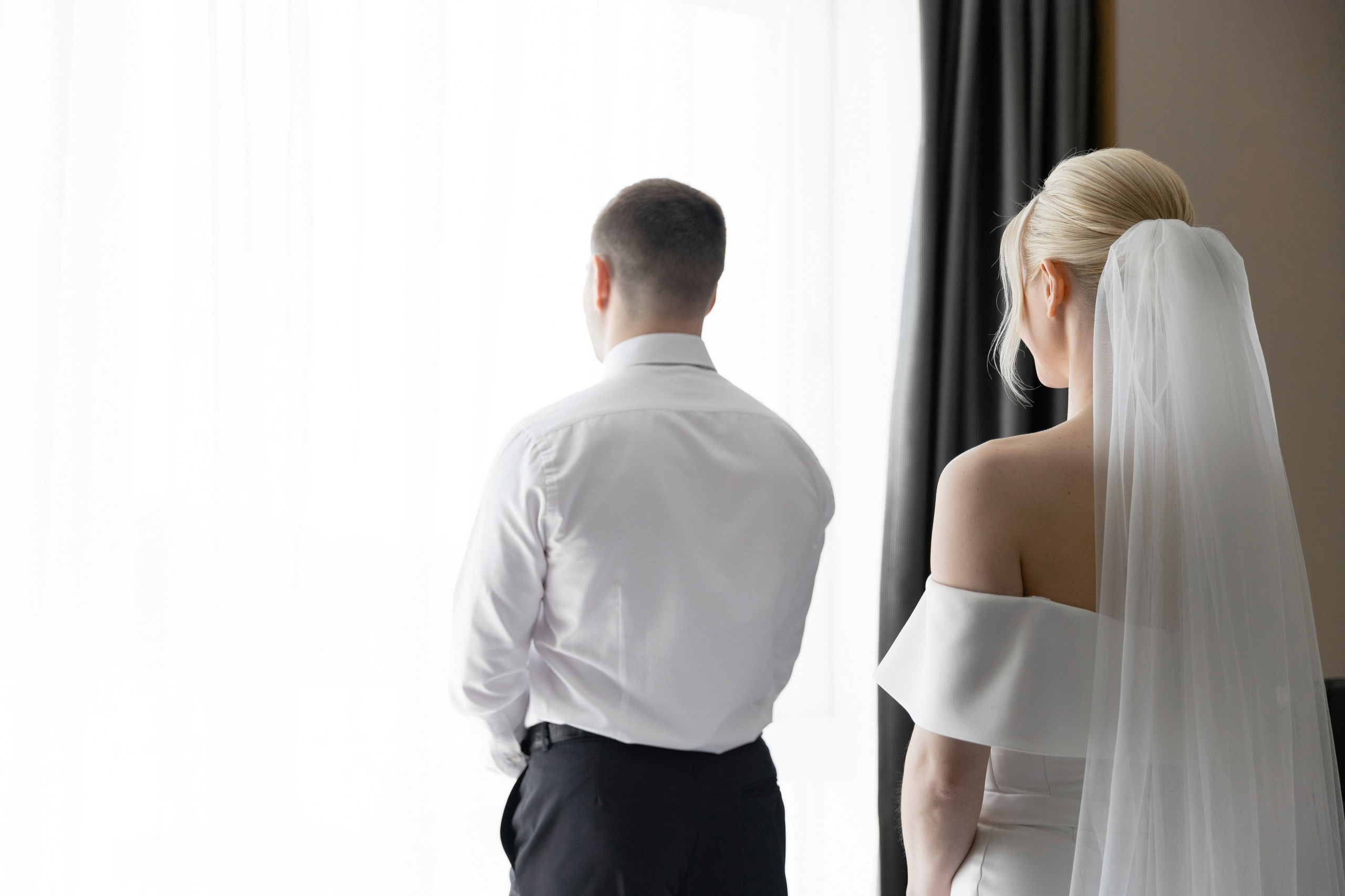 Свадебная фотосессия в Soluxe Hotel и роспись в Савеловском ЗАГСе. Свадебный фотограф в Москве Полина Лелетко