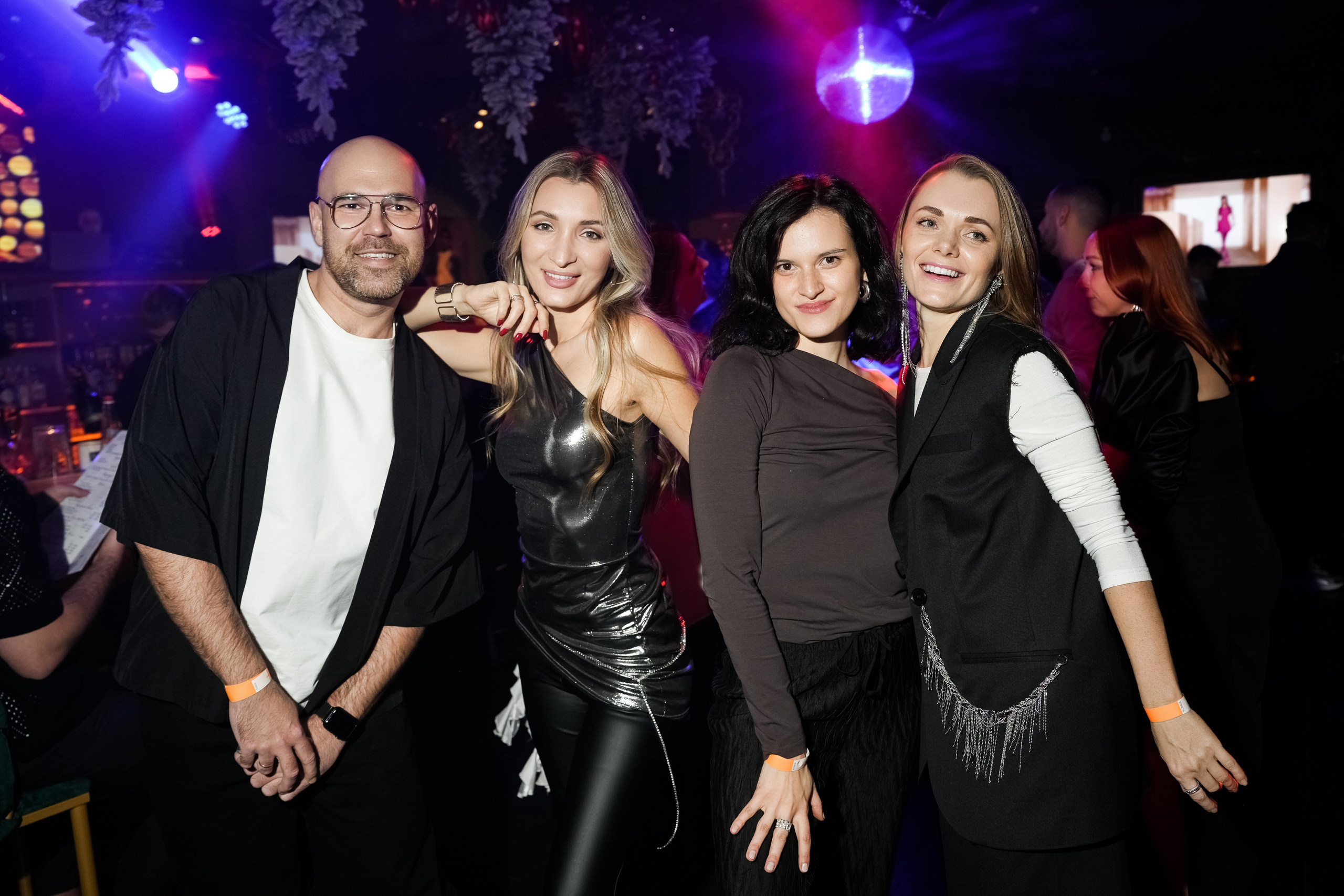 EVENT-туса в караоке. Свадебный фотограф и видеограф в Ростове-на-Дону. Максим и Наталья Лебедевы