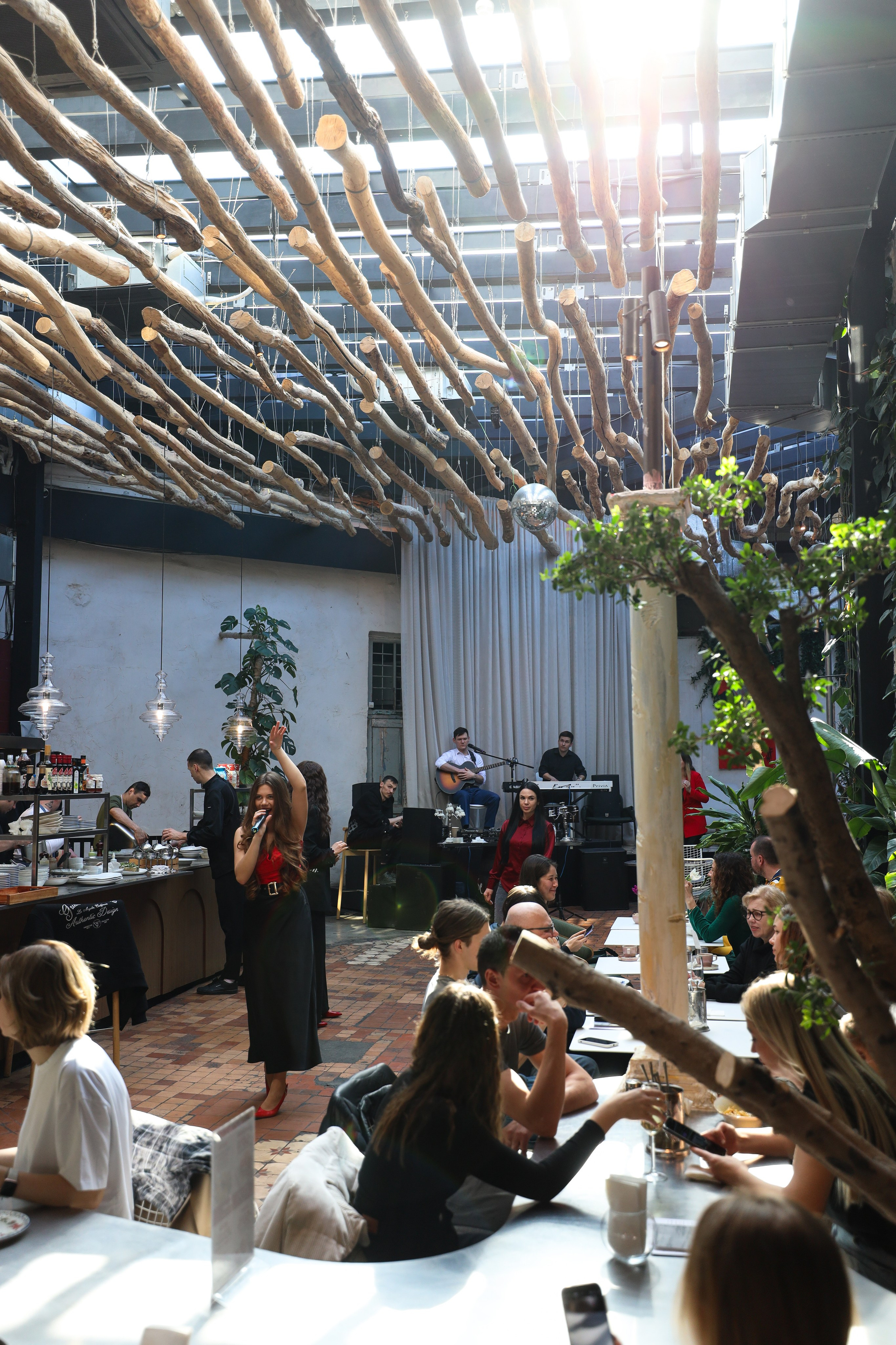 Gastrodvor 8 March. Дженбаз Павел — фотограф в Ялте