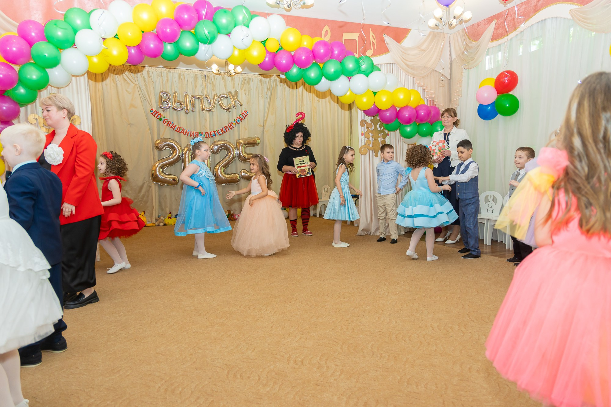 Выпускной в садике. Photomantis