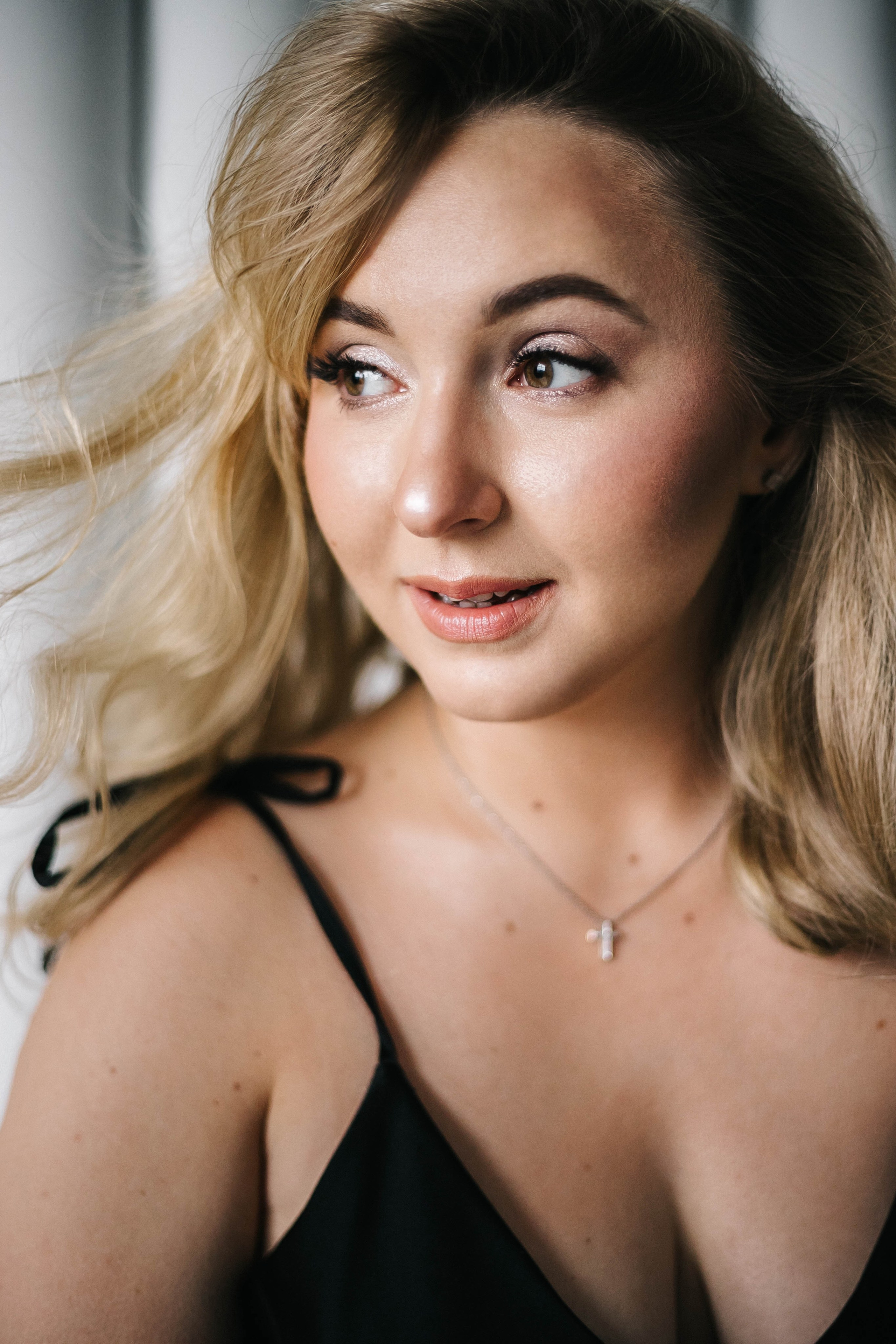 Фотосессия девушки в студии. Фотограф в Минске Ира Сюбарева