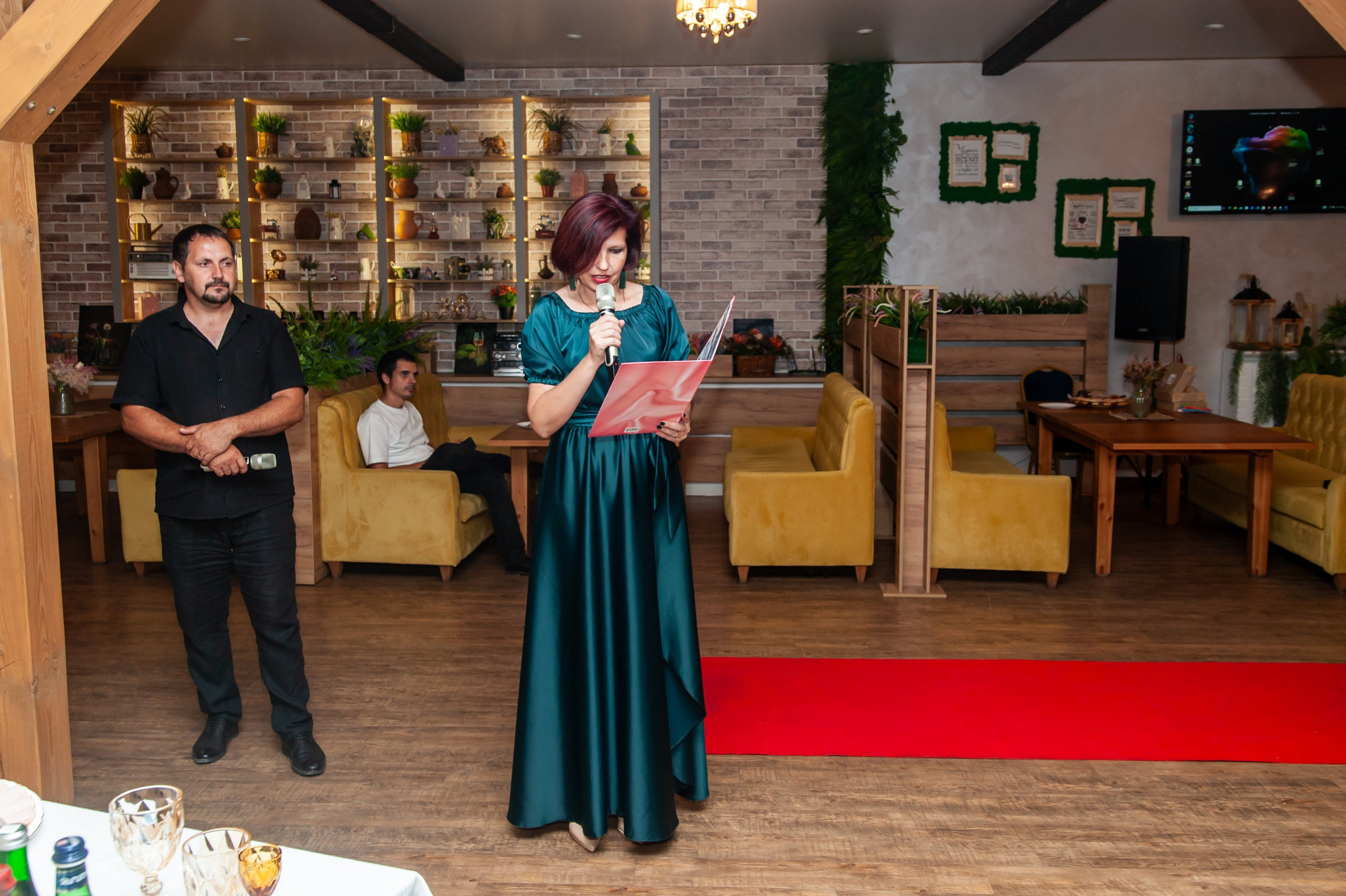 Выпускной МАОУ СОШ № 17 им. Эдуарда Есаяна. Свадебный и семейный фотограф Денис Лукьянов в Краснодаре, Краснодарском крае и Республике Крым