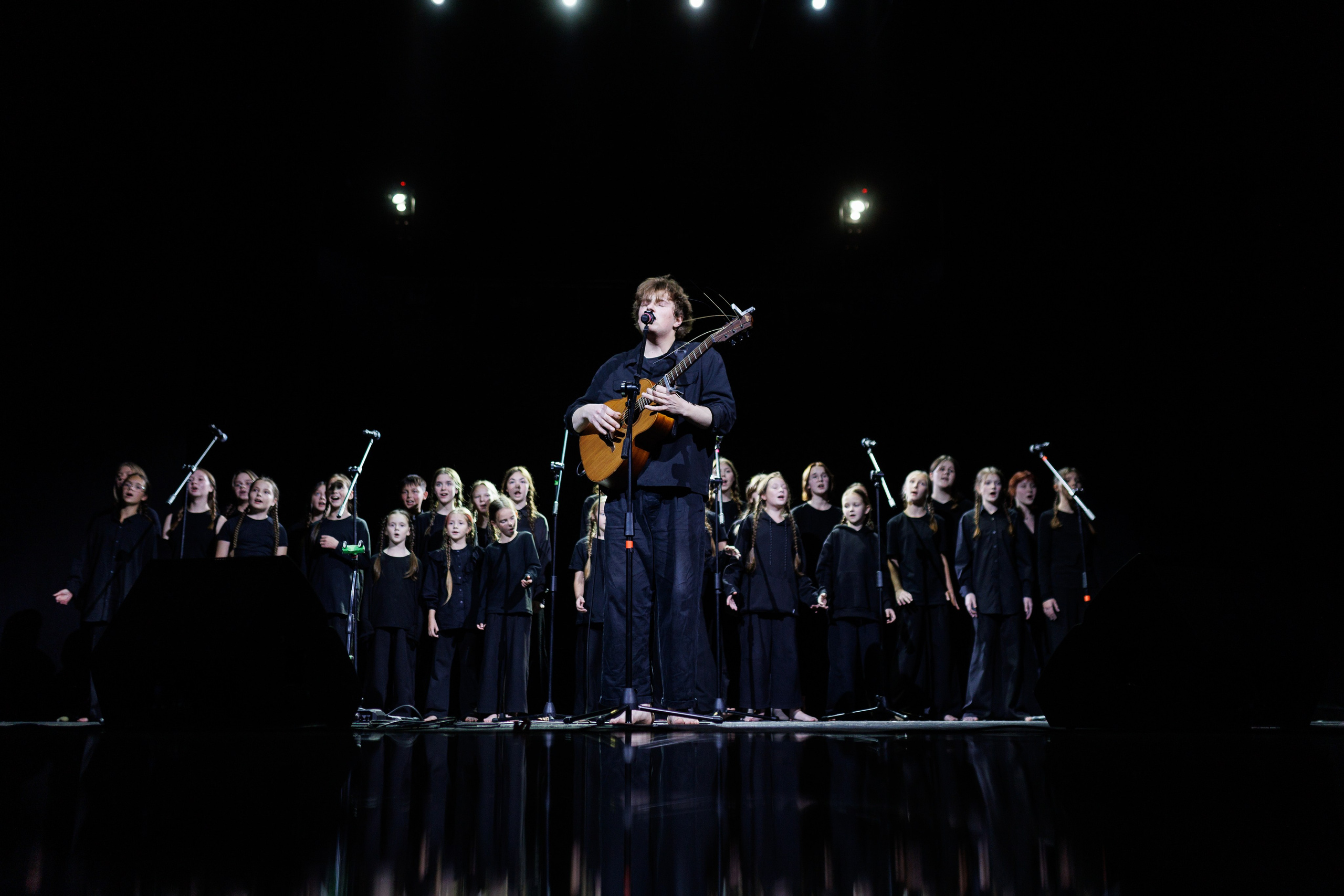 Выксунская премьера «Громко и Честно. Бонд с кнопкой». Фотограф городских и семейных событий Артем Карпухин