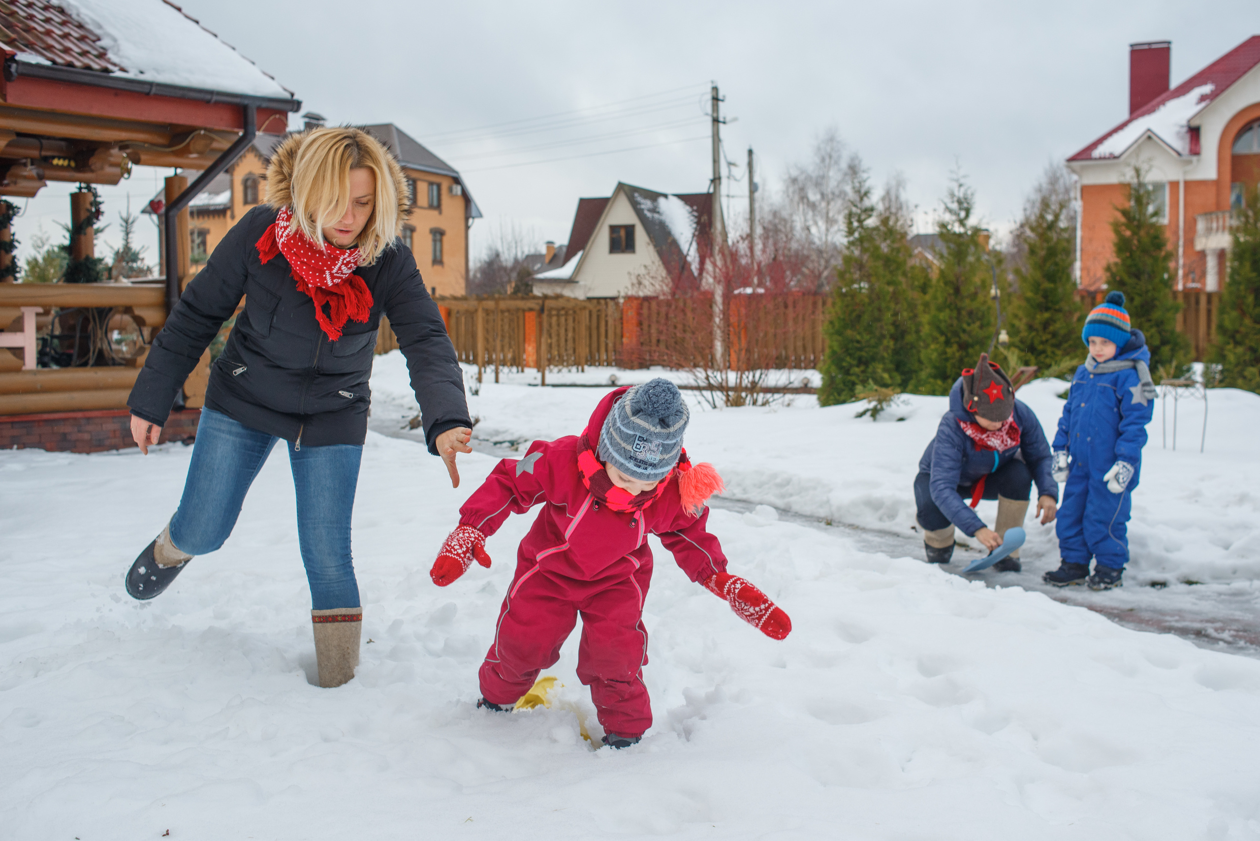 Семейная фотосессия в Подмосковье в загородном доме. Семейный фотограф в Москве Елена Снегирева