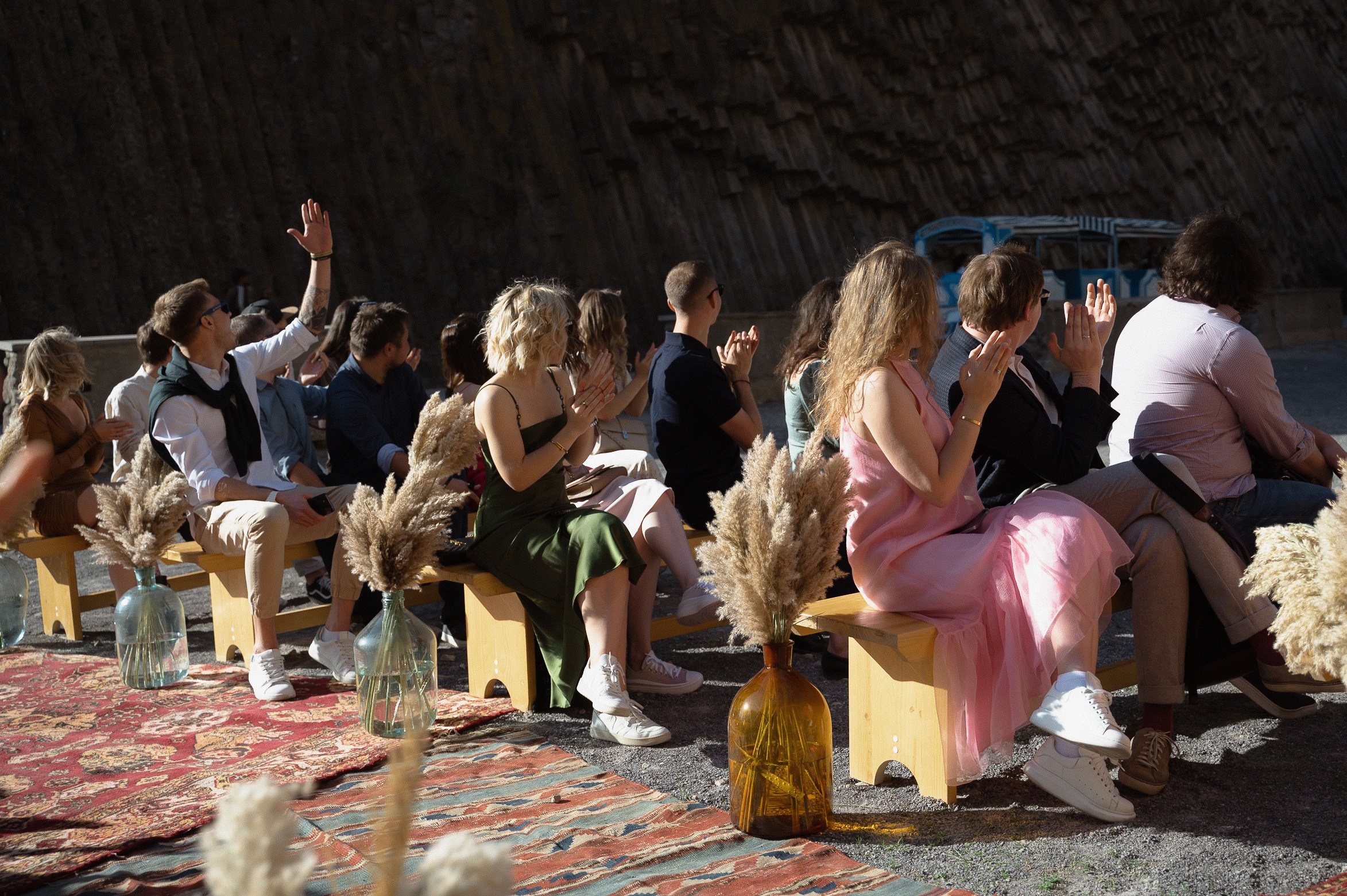 Трогательная свадебная вечеринка в горах Армении. Афина Ефимова. Свадебный фотограф Москва