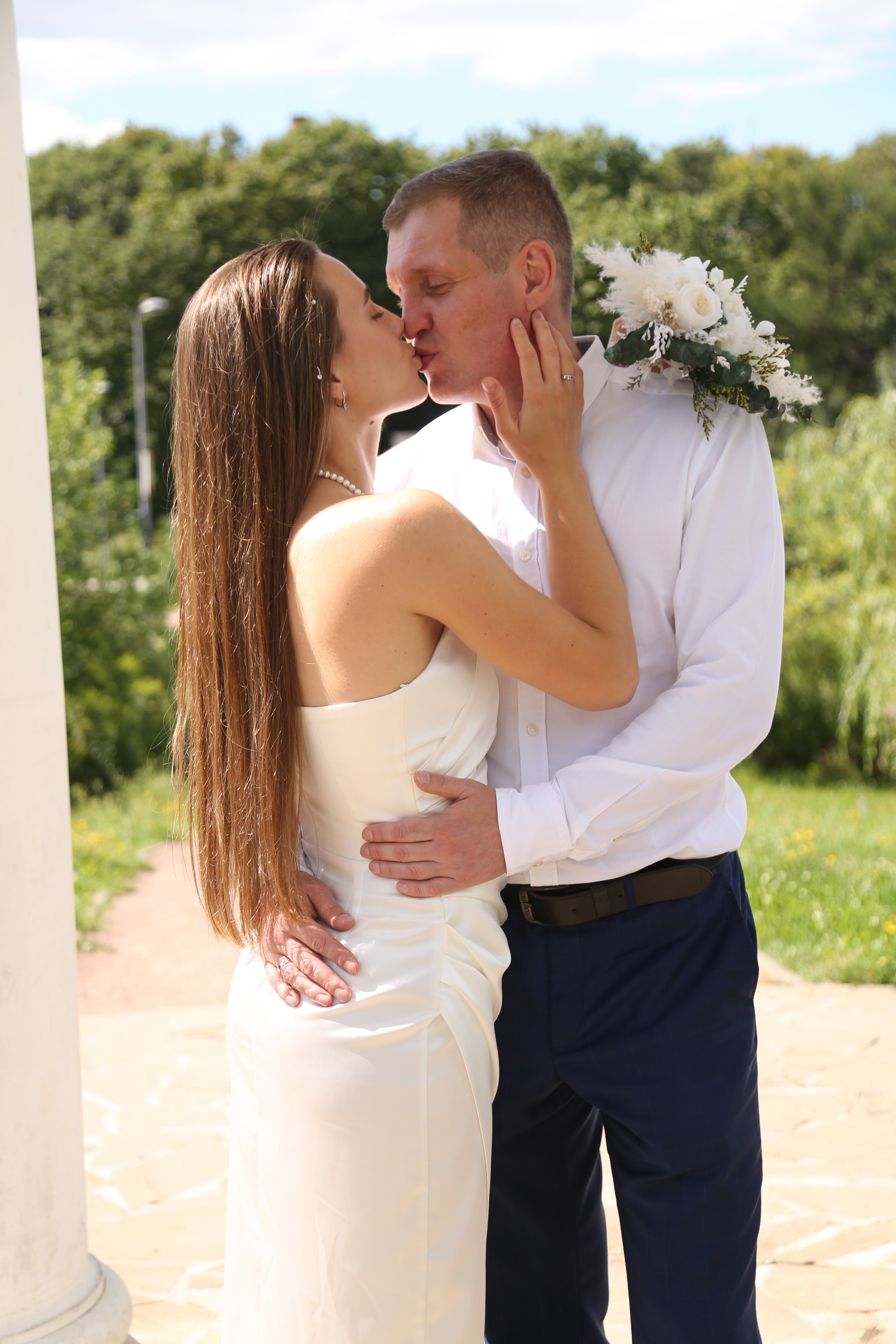 ЗАГС Савёловский свадебная фотосессия и прогулка в парке Дубки для Александра и Анастасии. Фотосессия в студии в Москве от профессионального фотографа услуги по доступным ценам