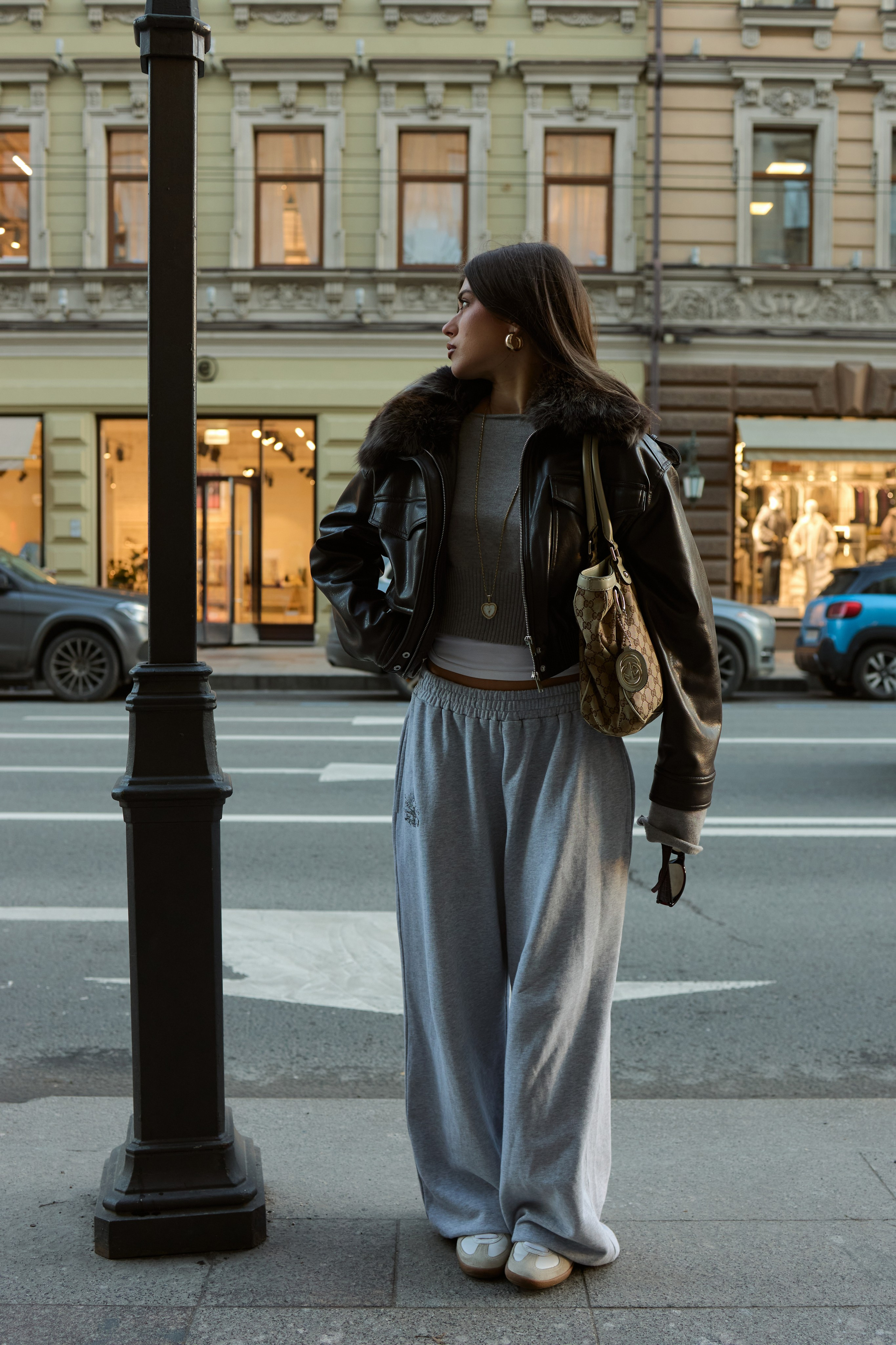 Стрит съемка ALENA. Приветствую, я Стефания. Снимаю в Петербурге. Провожу клиентские съёмки в стиле fashion