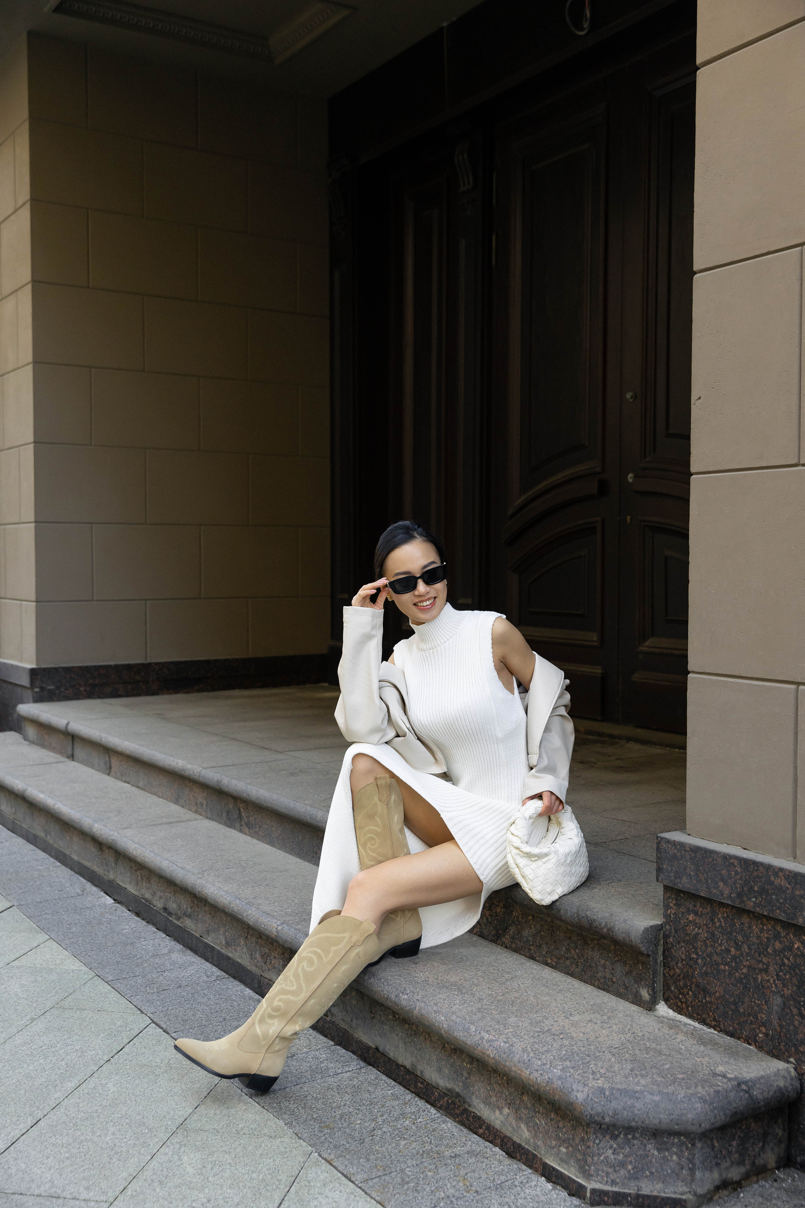 Moscow Nhi. Э Т О М Ы