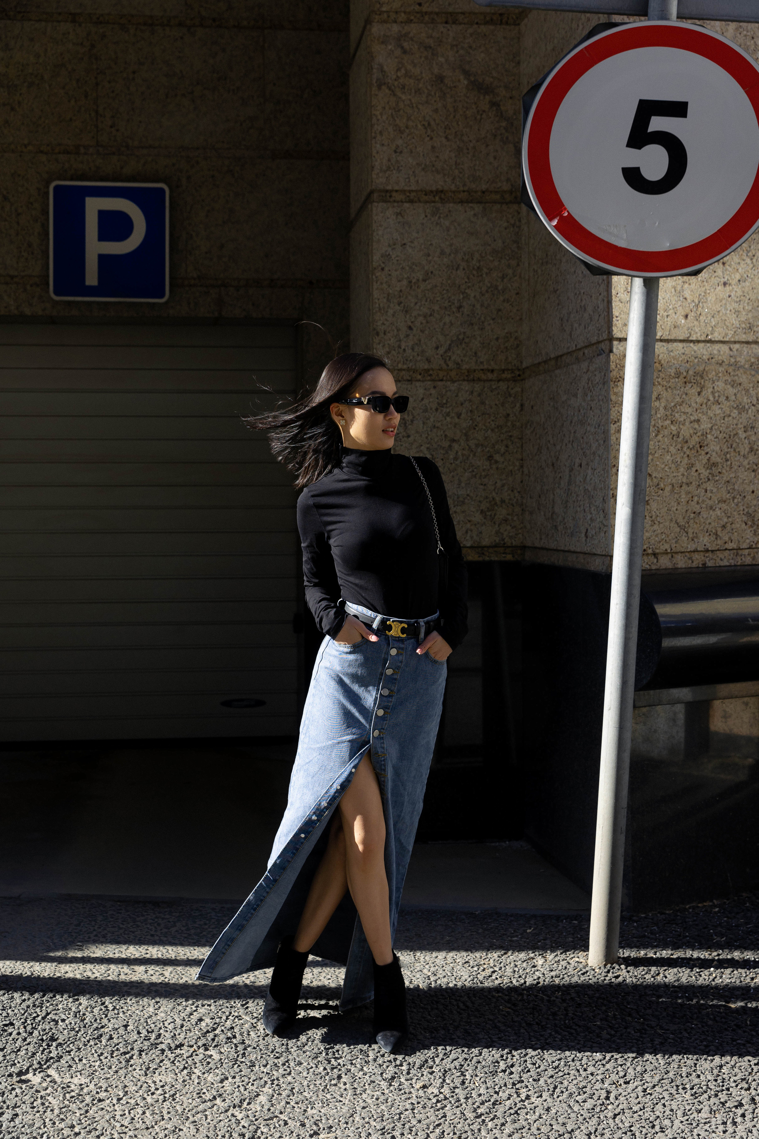 Moscow Nhi. Э Т О М Ы