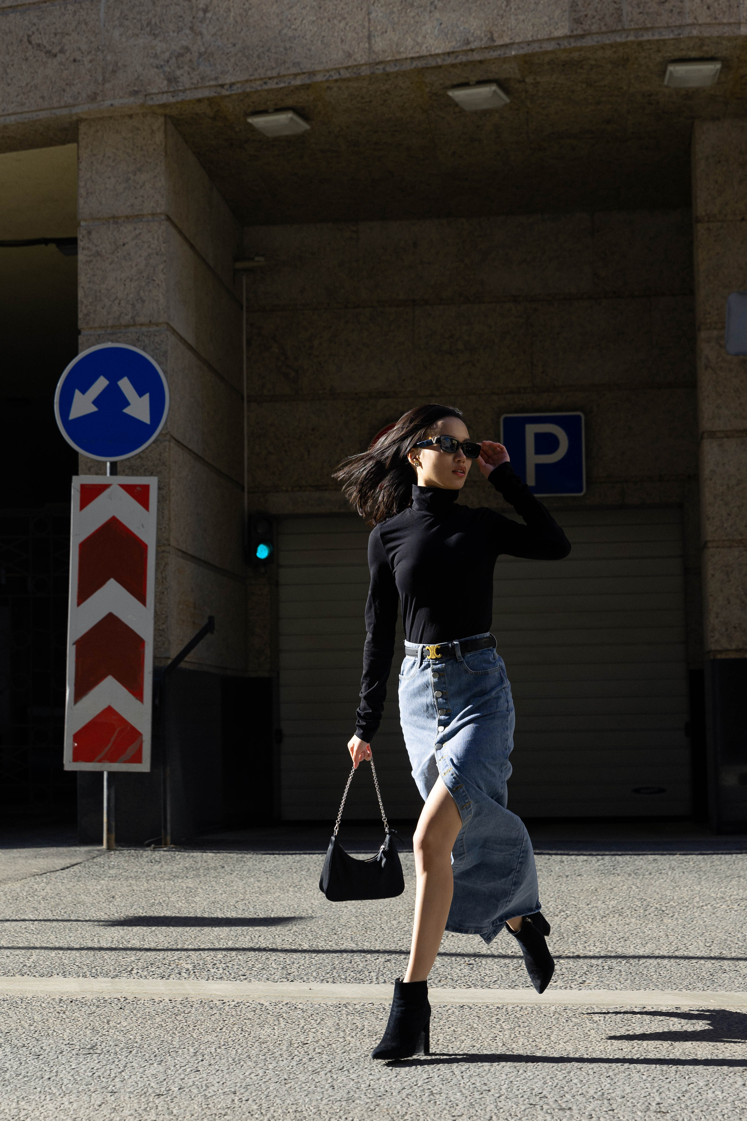 Moscow Nhi. Э Т О М Ы