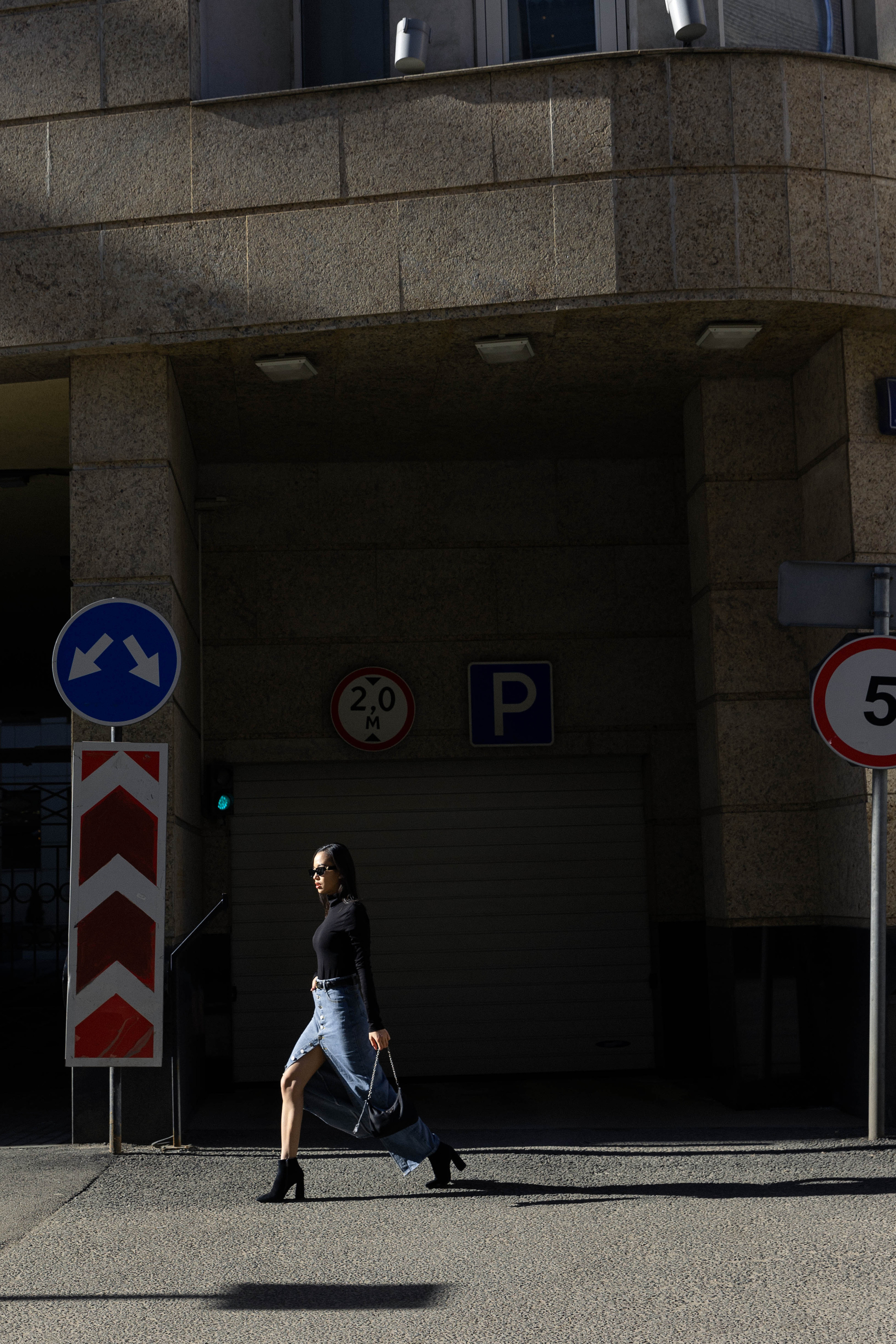 Moscow Nhi. Э Т О М Ы