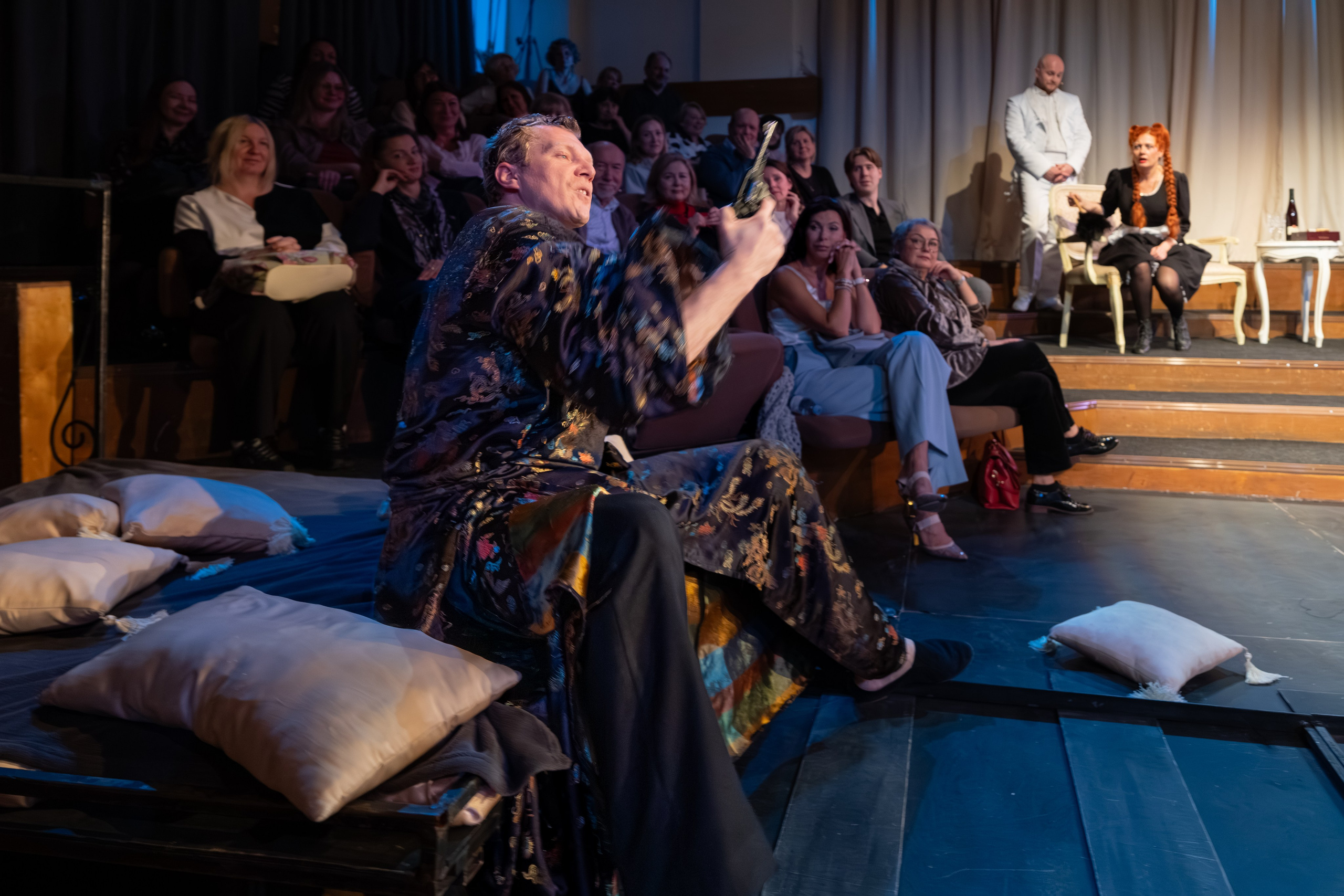 Театр Сфера: Гнездо перелётных птиц (100-й спекталь). Сайт фотографа Сергея Абрамова