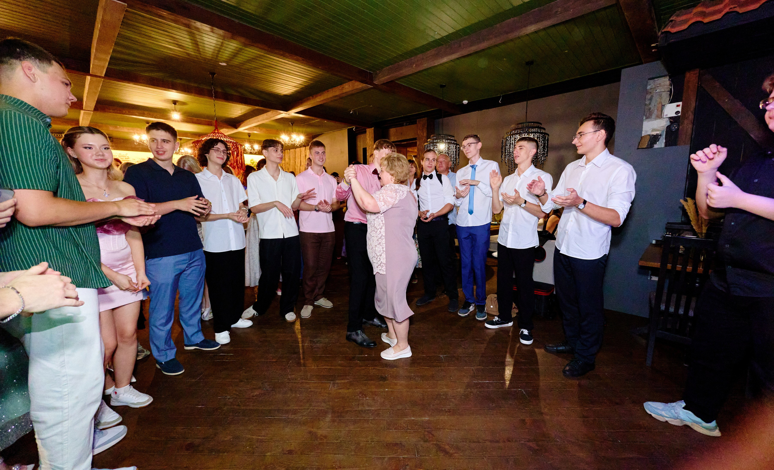 Выпускной 35 Сош. Фотограф Выпускные альбомы Таганрог Сергей Коробченко