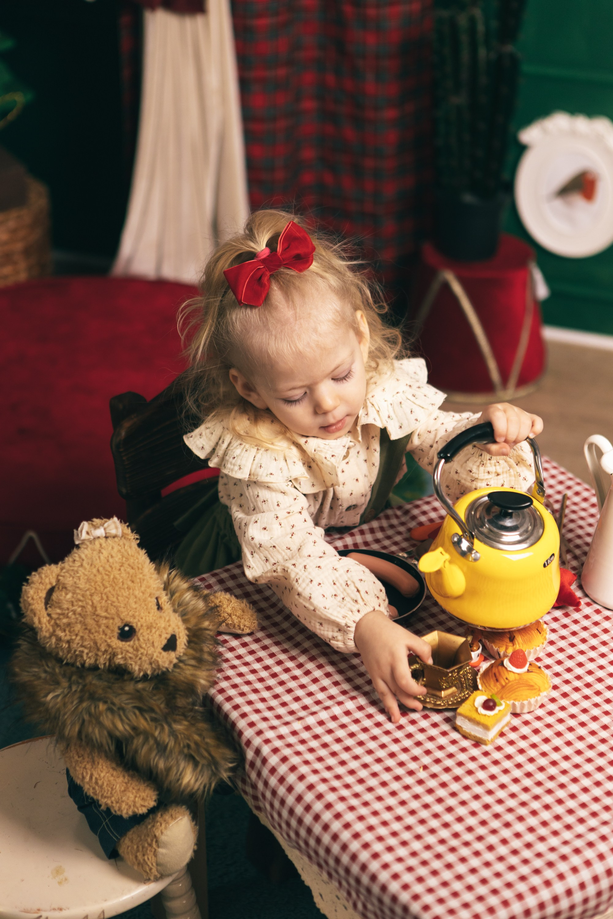 Фотосессия Маша и Медведь. Фотограф в Оренбурге. Профессиональный фотограф