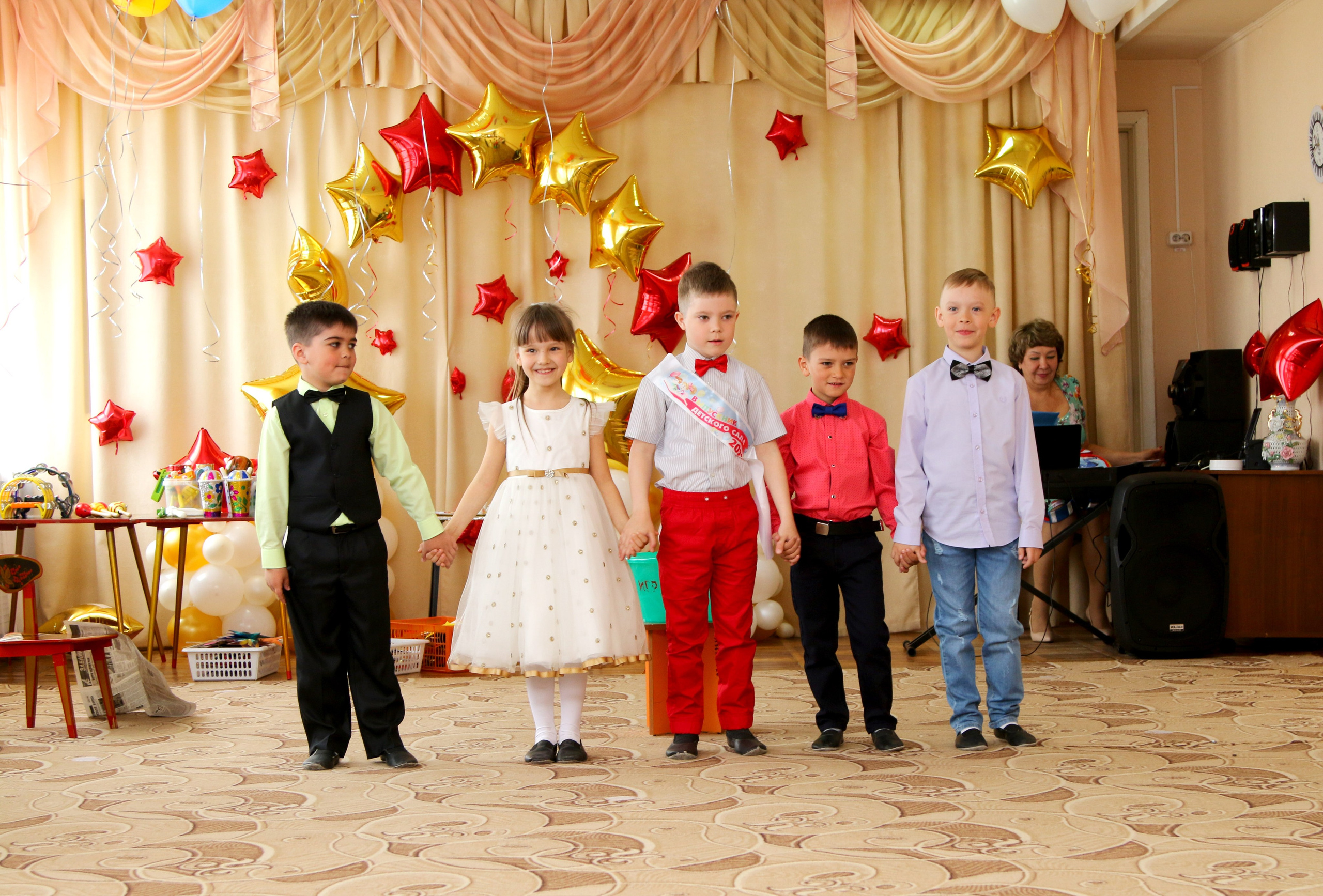 Выпускной в детском саду. Фотограф Григорьева Ольга. Портретная, семейная съёмка, Love Stori, видеосъёмка в городе Чита. Выпускные альбомы, фотокниги