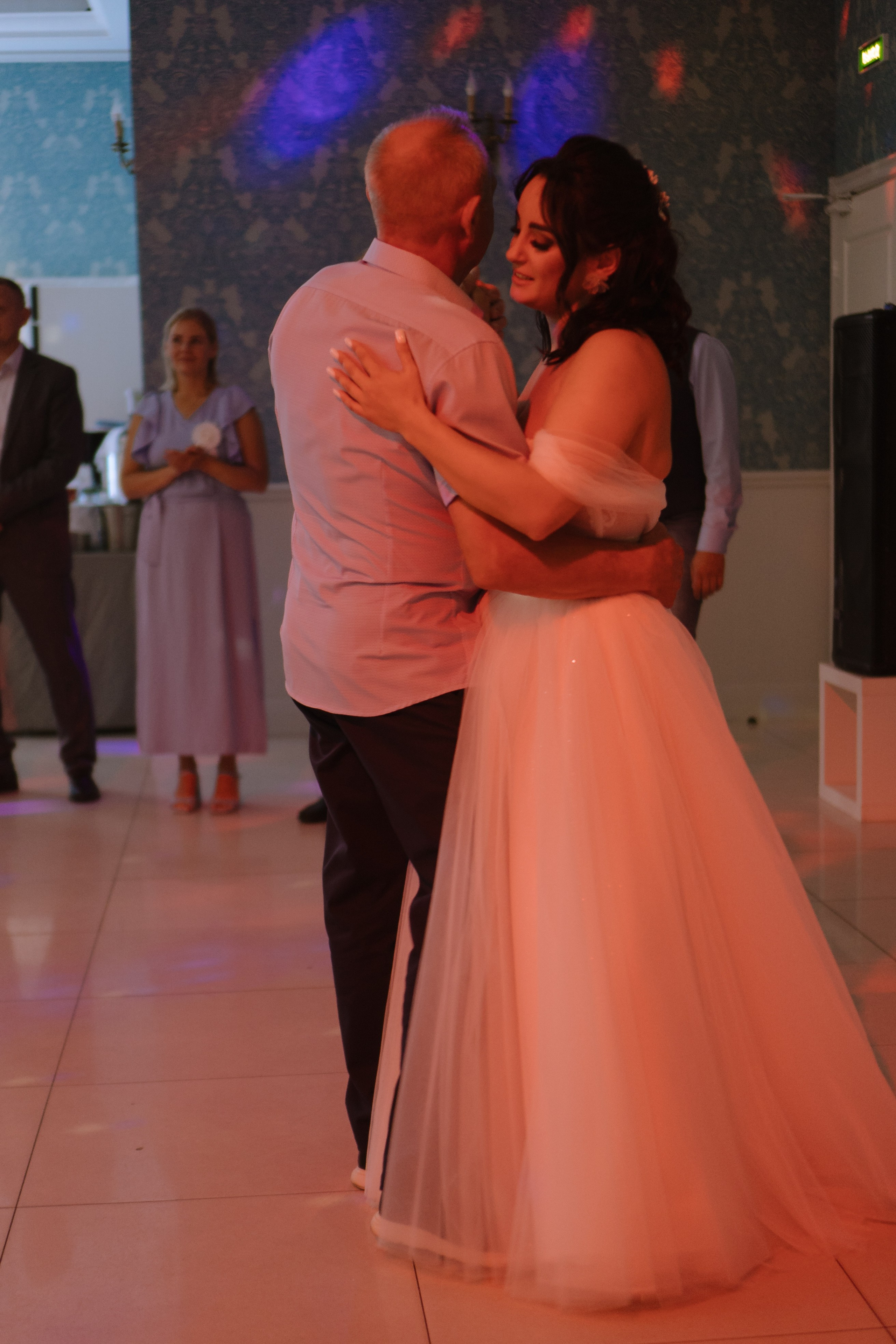 ТАНЕЦ ОТЦА И ДОЧЕРИ НА БАНКЕТЕ (СВАДЕБНАЯ ФОТОСЕСИИЯ БАНКЕТА). Профессиональный фотограф, Санкт-Петербург — Виктория Богомолова