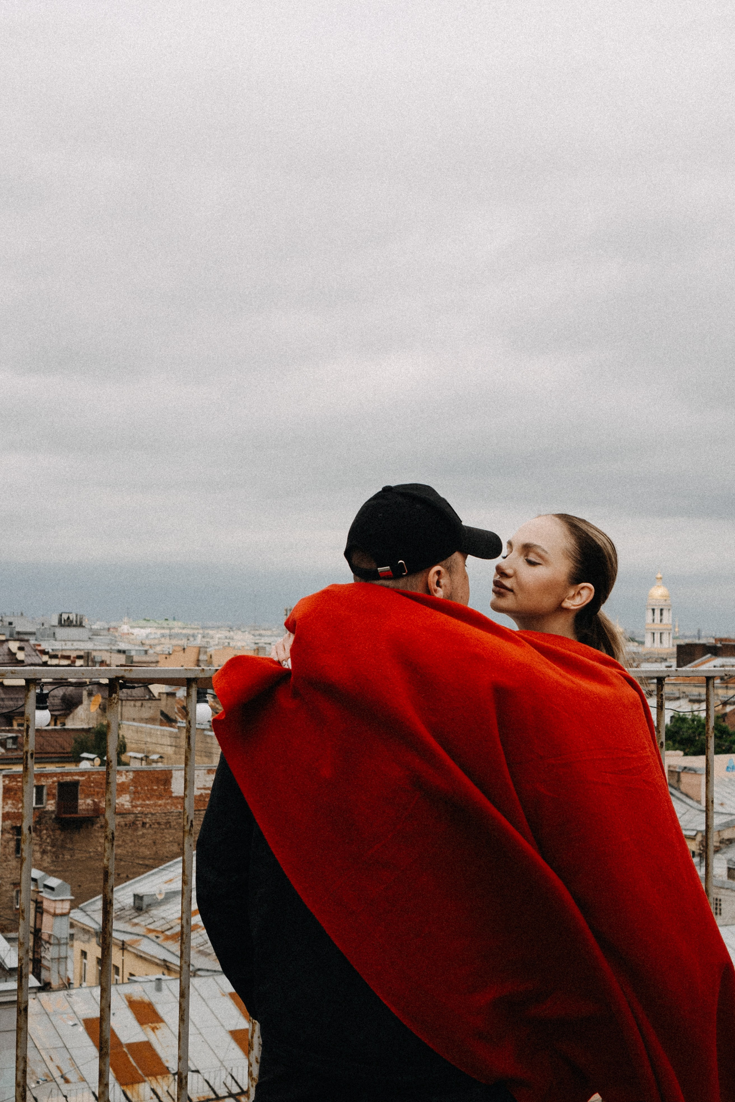 МЫ ГУЛЯЛИ ПРО КРЫШАМ ПИТЕРА. Профессиональный фотограф, Санкт-Петербург — Виктория Богомолова