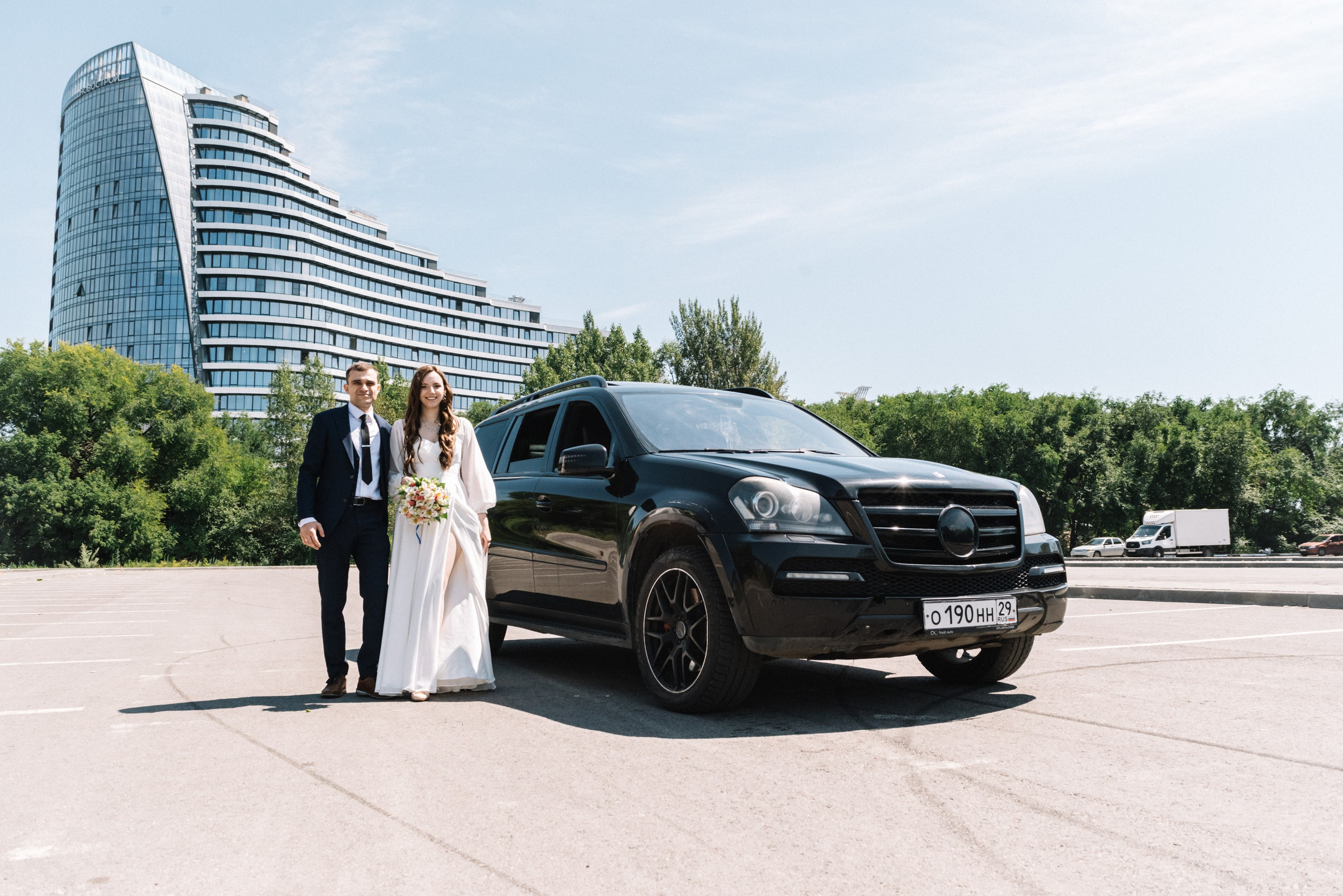 Свадебная фотосессия в автомобиле