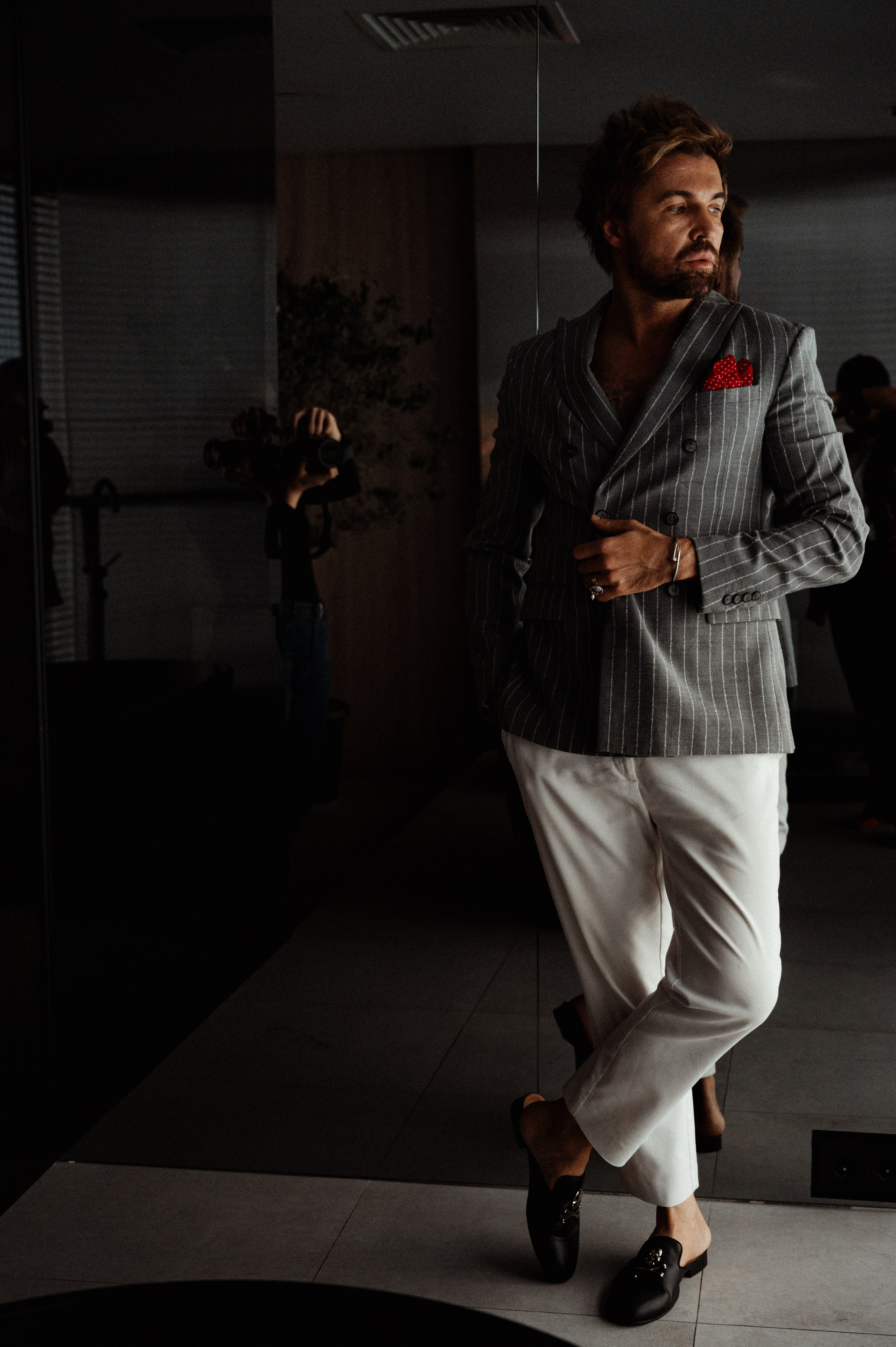 Максим. Профессиональный фотограф беременности в СПБ. Стильные фотосессии беременности в стиле минимализм и классическая фотография