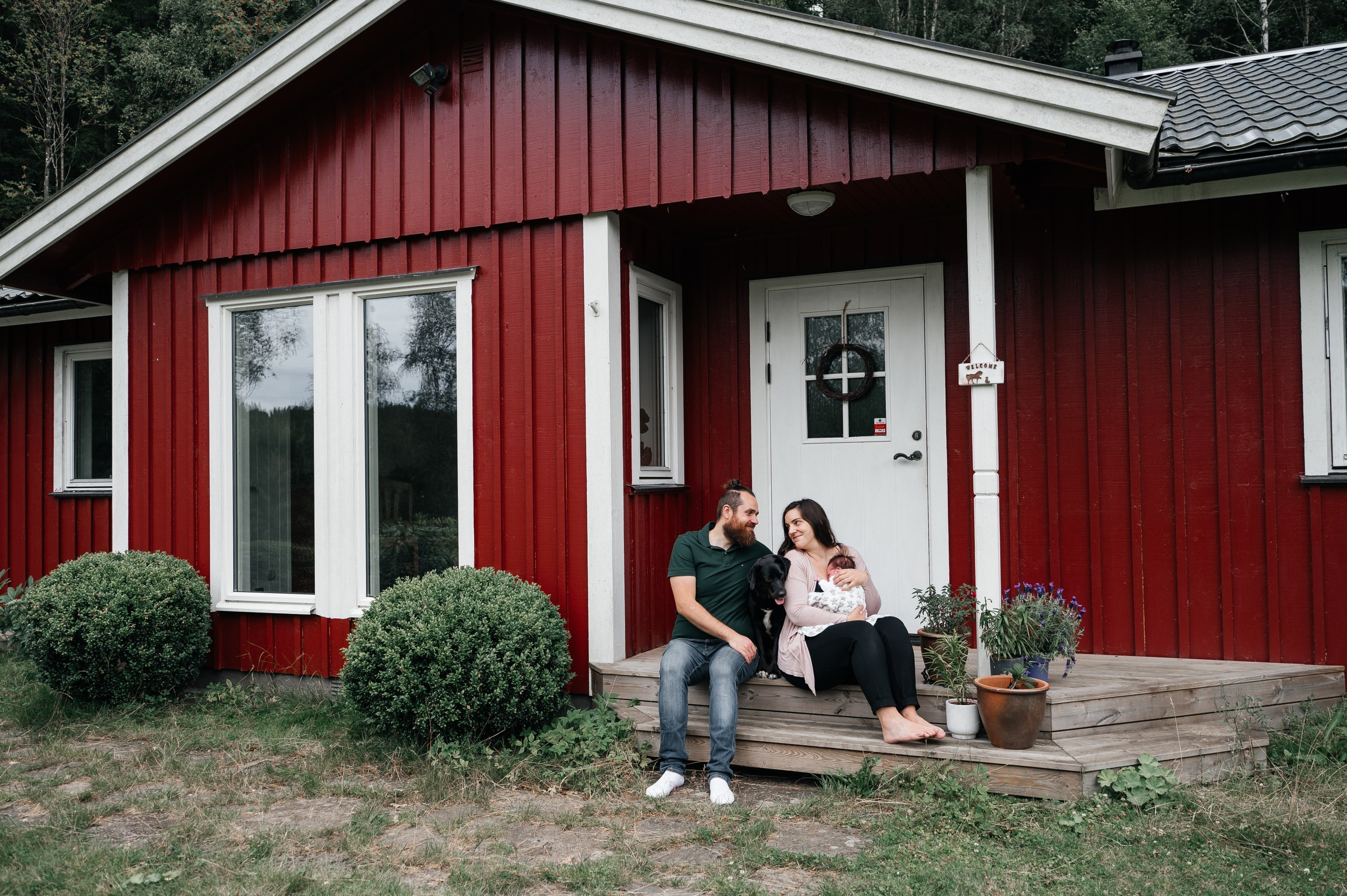 Nyföddfotografering hemma i Halmstad. Bröllops- och familjefotograf i Halmstad | Valentina
