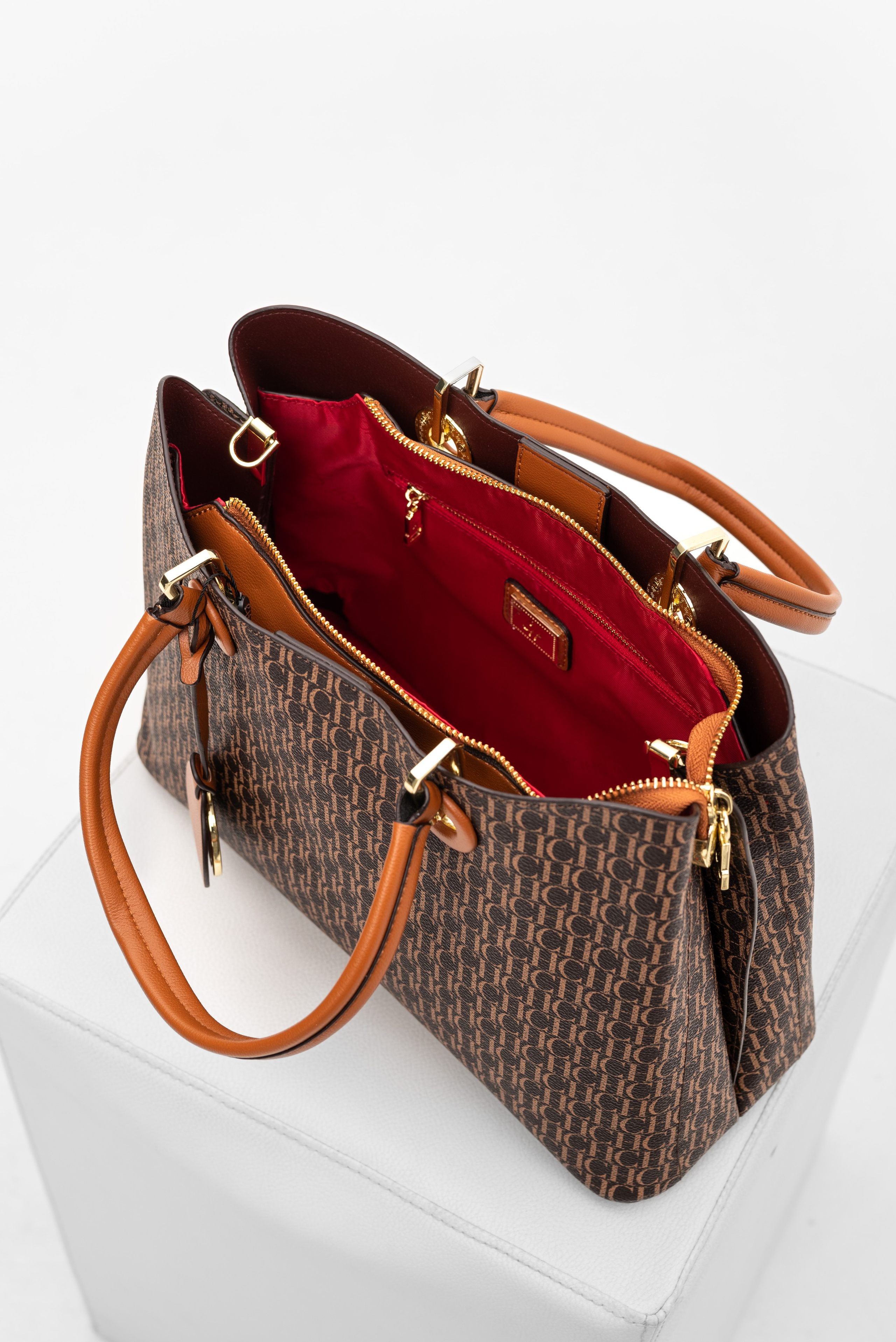 Сумки. Предметный фотограф, фото для маркетплейсов Пятигорск, КМВ