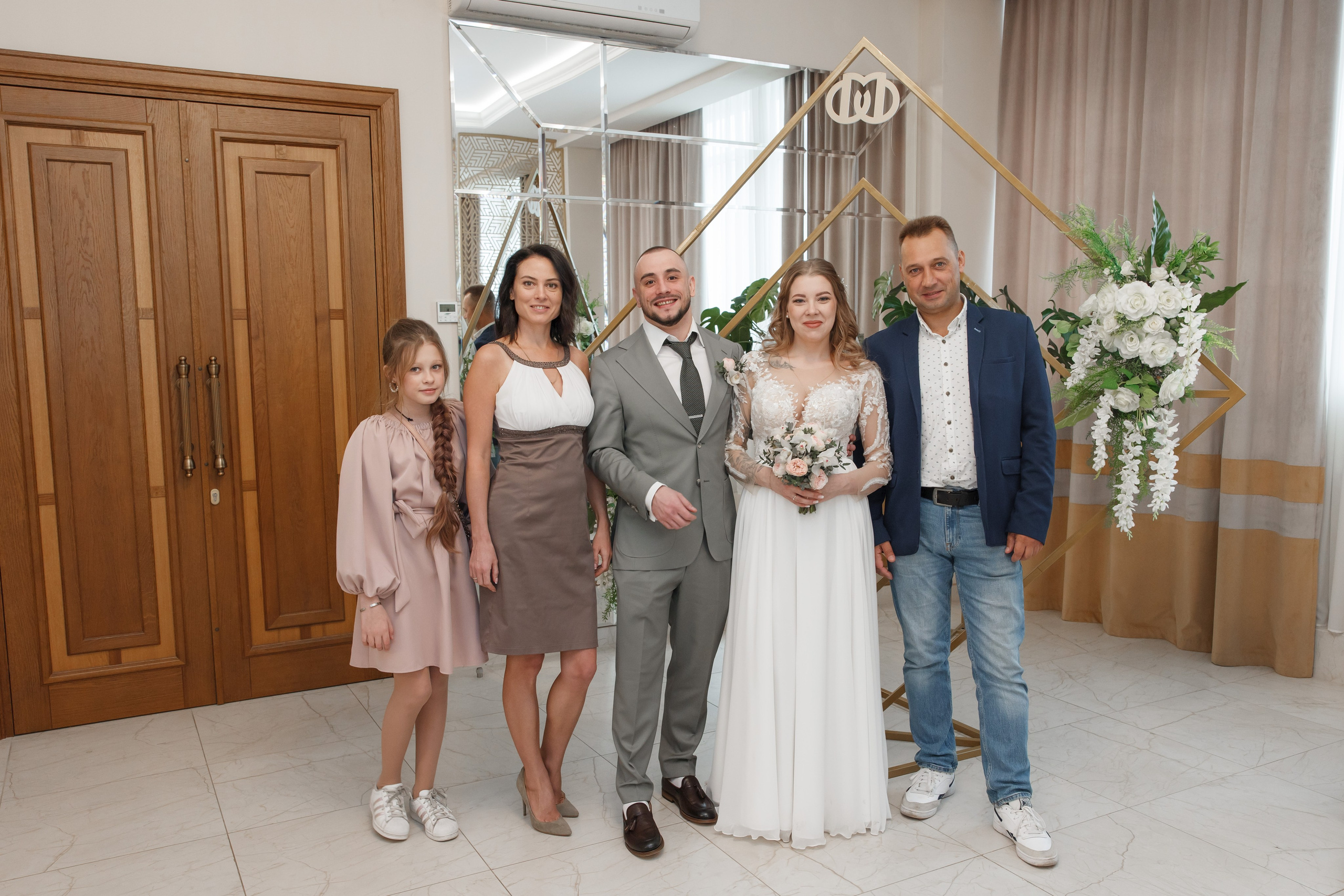 Варя и Денис, 4 ЗАГС + банкет. Свадебный и репортажный фотограф (Москва, Королев и другие)