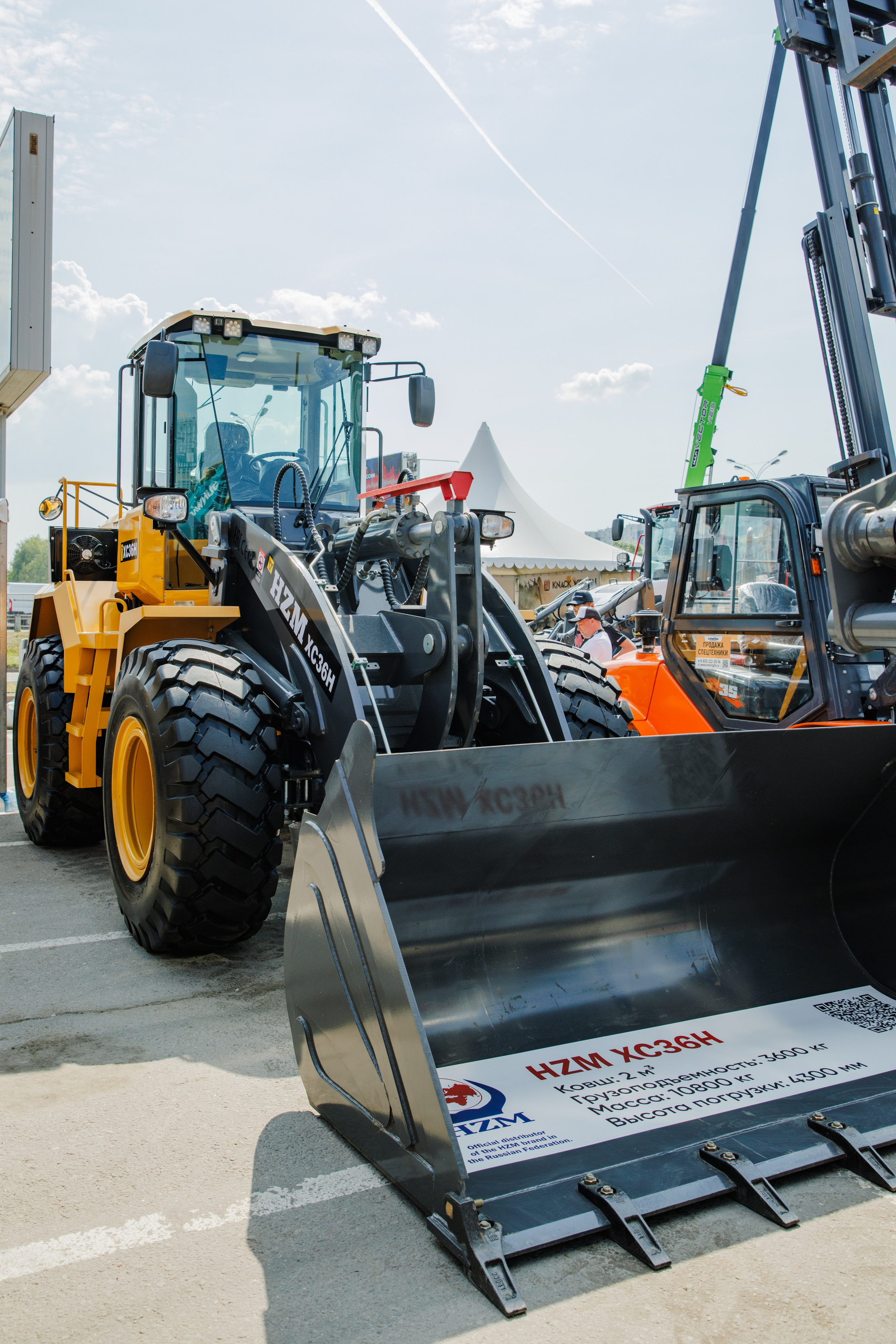 Выставка Спец. Техники. Фотограф Москва Шептаев Артём