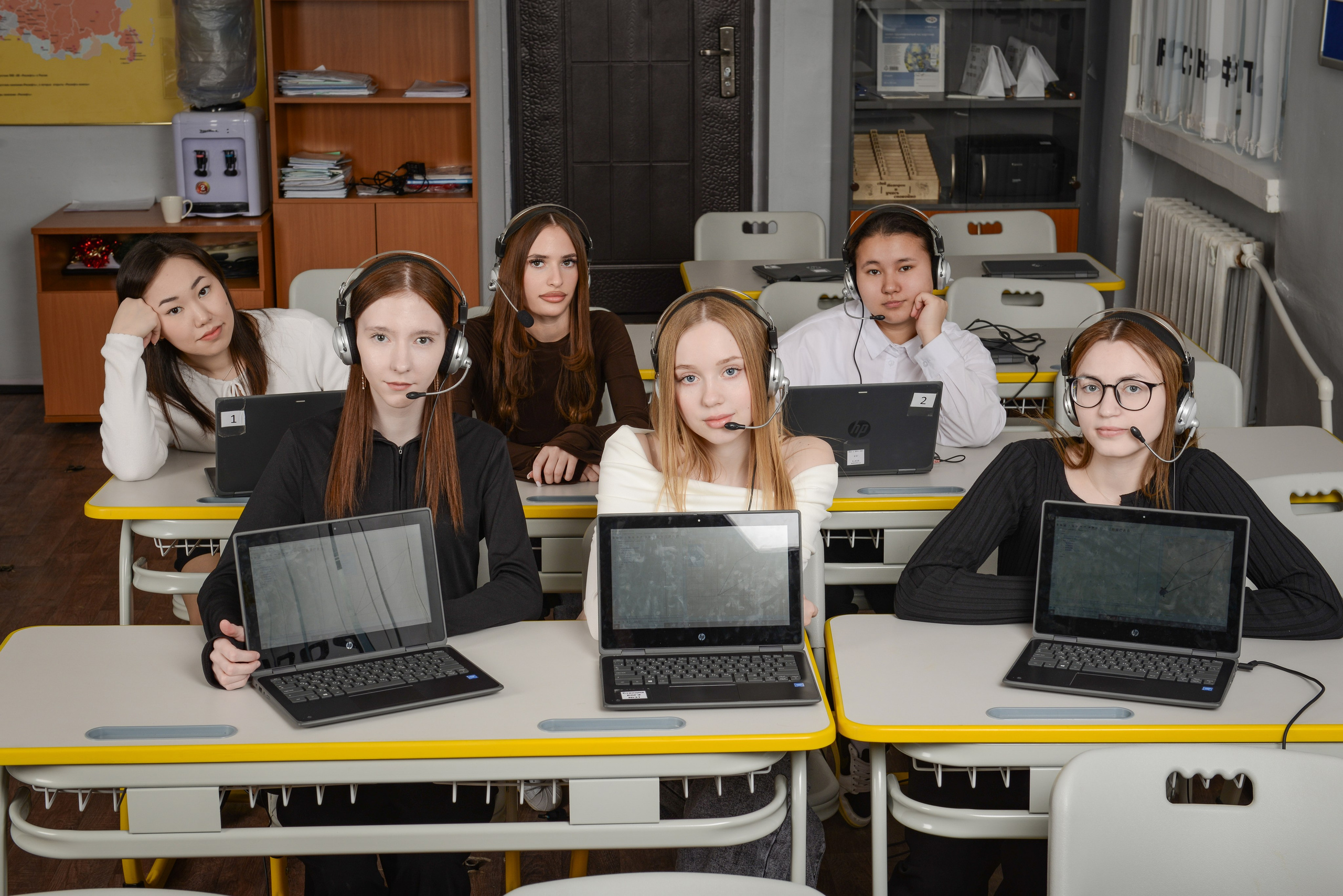 Групповые снимки в школе. Татьяна Гойда портретный и семейный фотограф Ленск. Выпускные альбомы