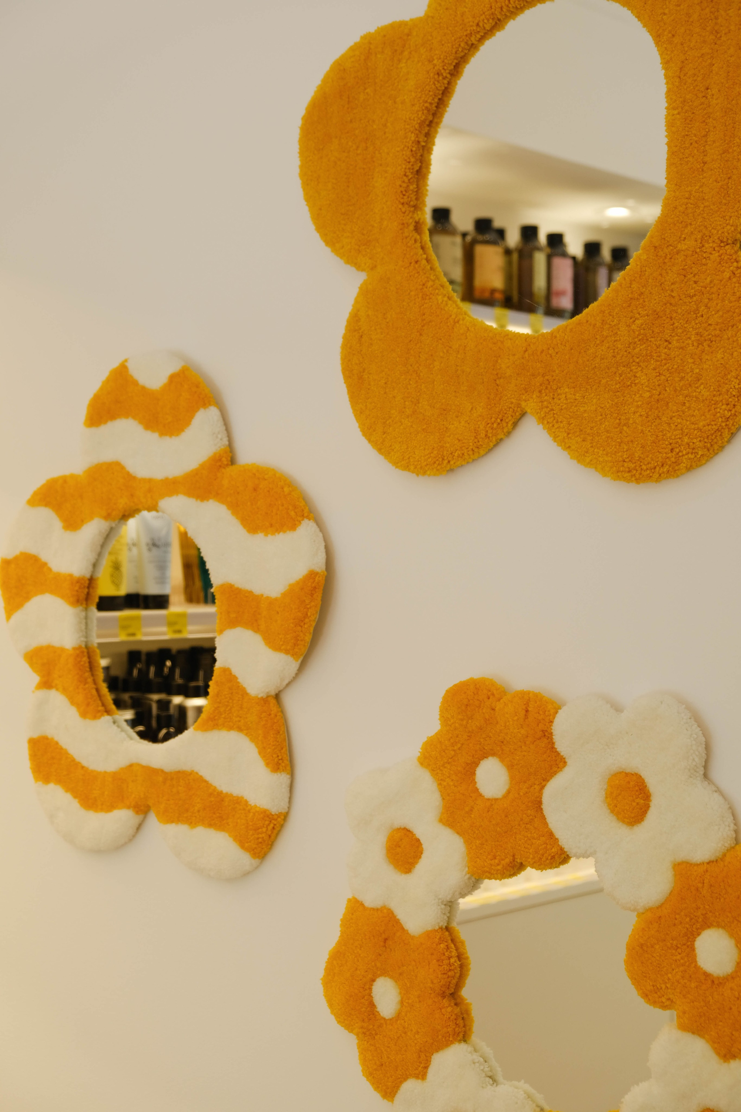 Яркий дизайн для магазина косметики в центре Белграда. Дизайн интерьеров по всему миру