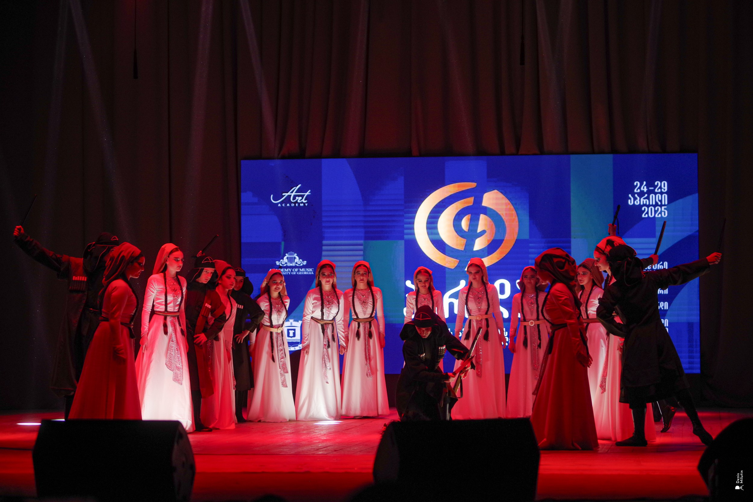 Танцы в Хоби. Портретный фотограф Денис Милютин