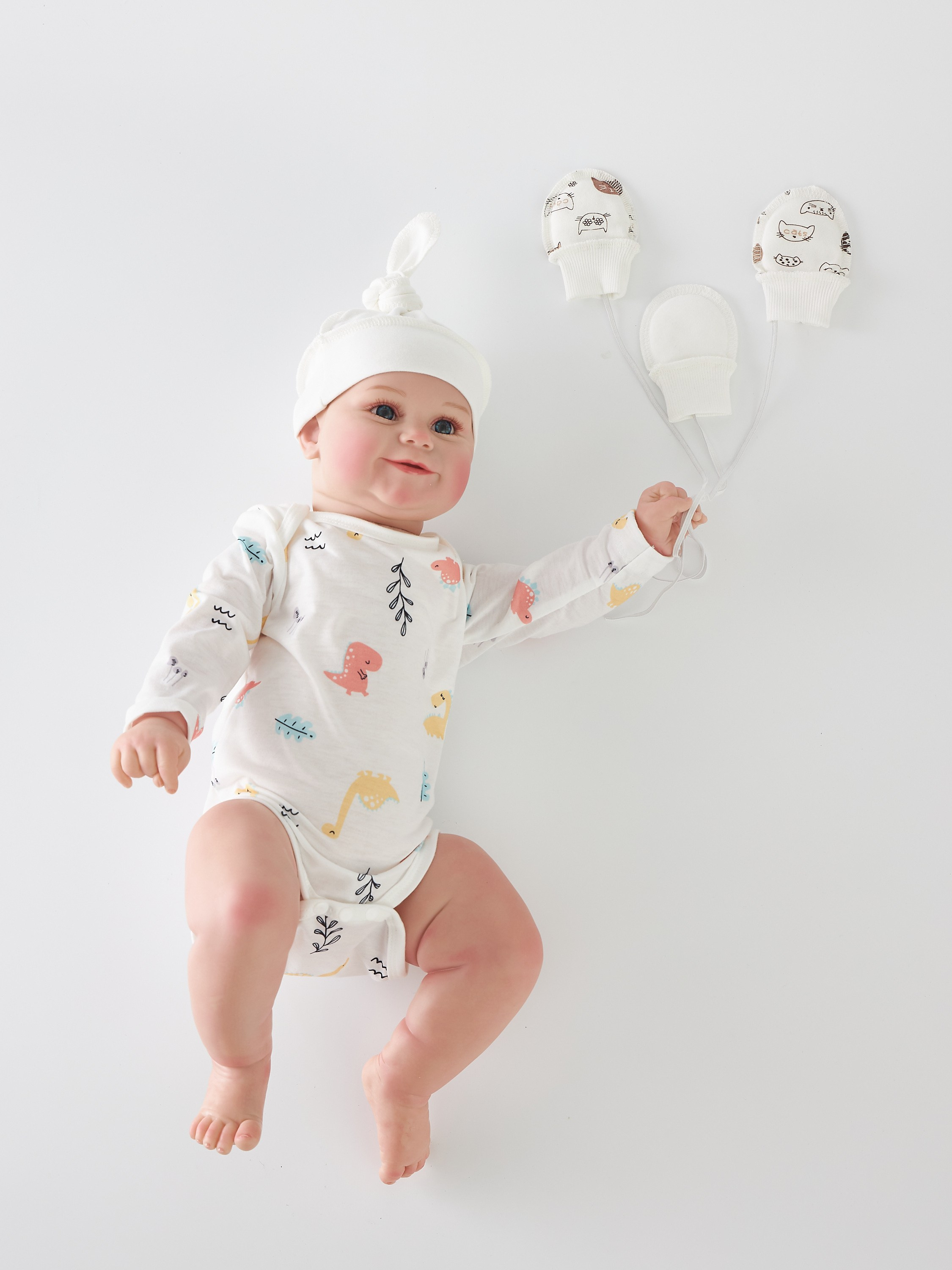 Фотосъемка детской одежды раскладкой для маркетплейсов. Алексей Темнов — фотограф в Пятигорске