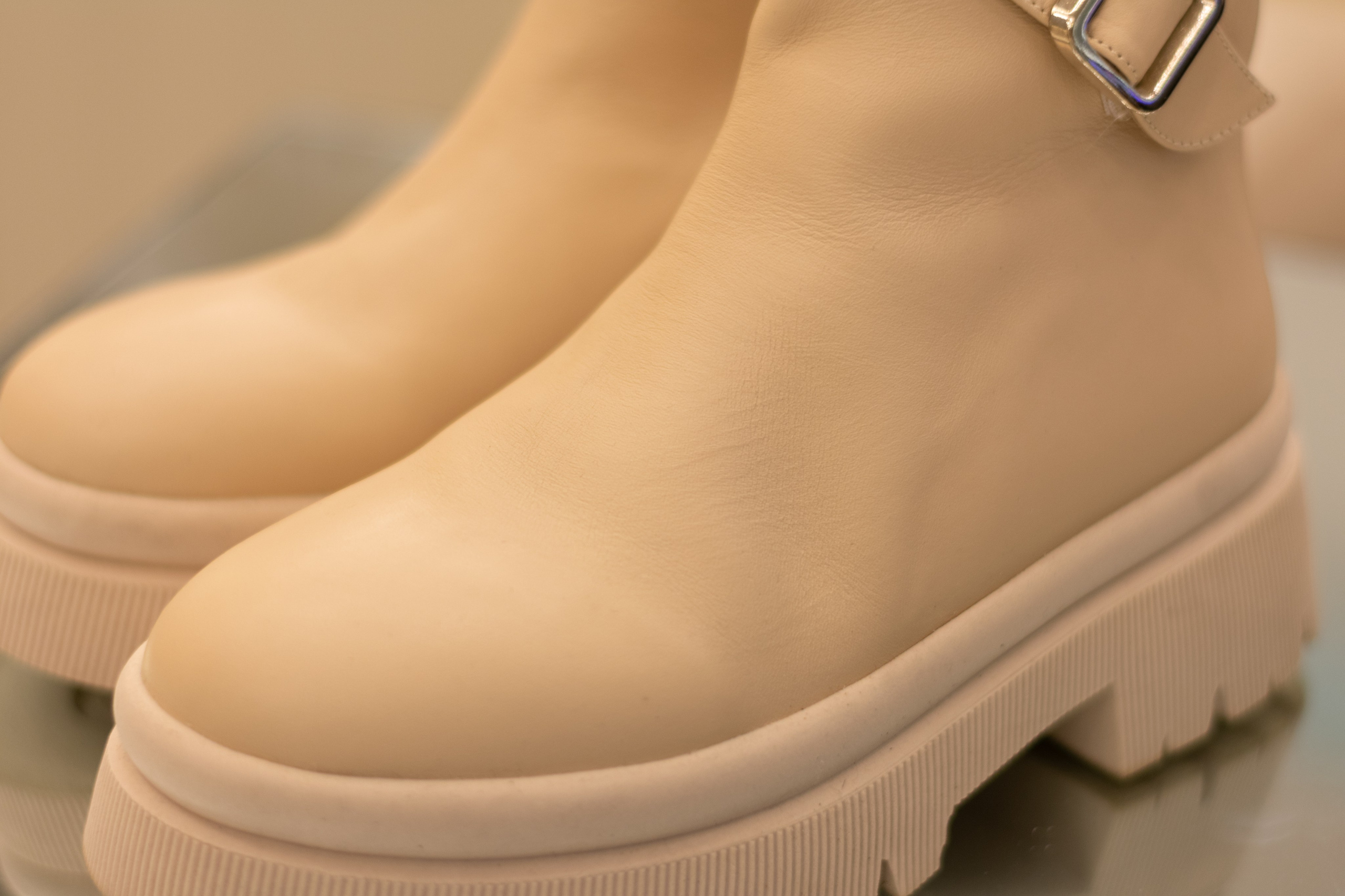 Для организаций. Предметная фотосессия для обувного магазина Capsula. Фотограф/видеограф Богдан Голованов