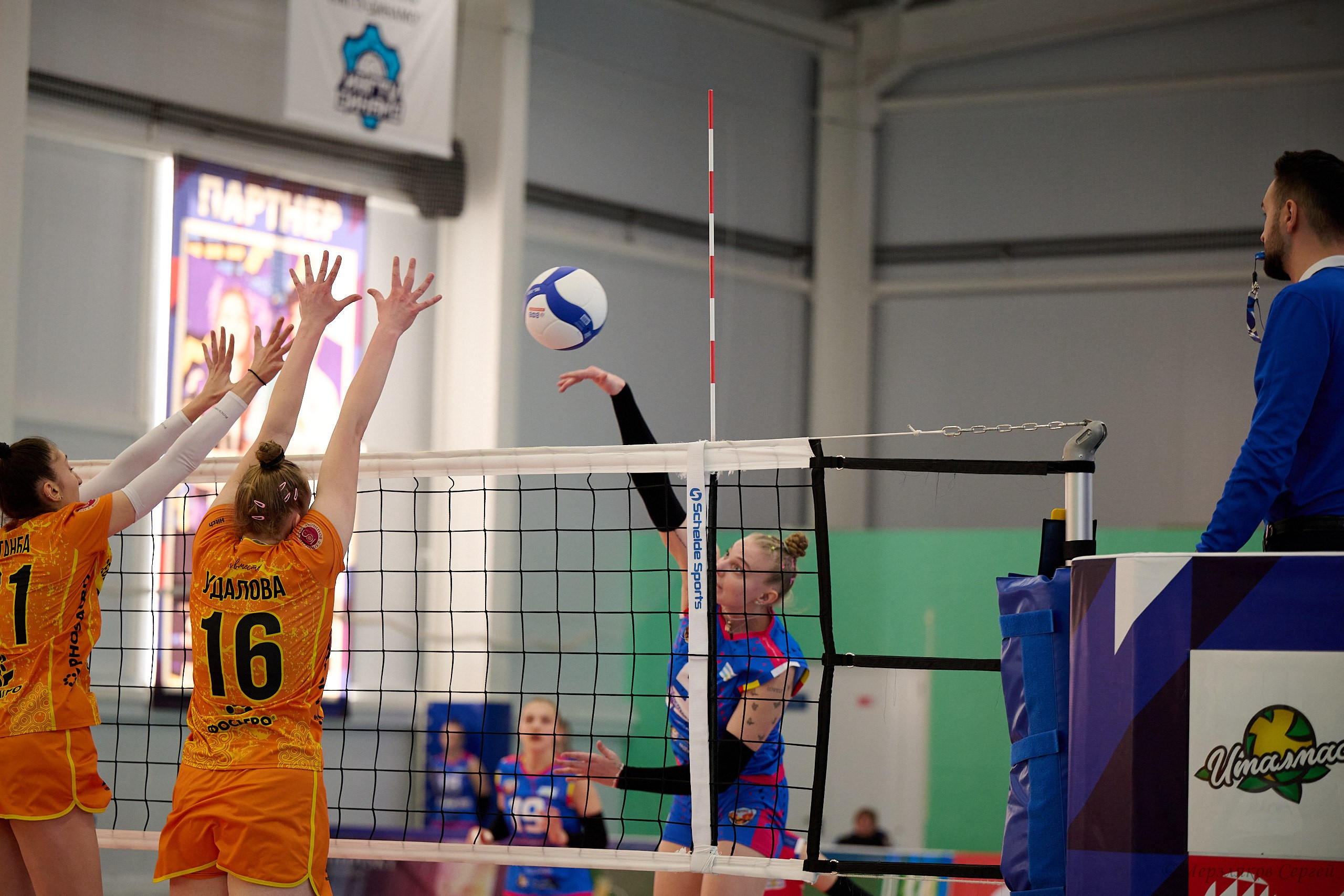 Волейбол Чемпионат России высшая лига «Б» Северянка-2 — Красные Крылья. Спортивный репортажный фотограф в Ижевске Сергей Мерзляков
