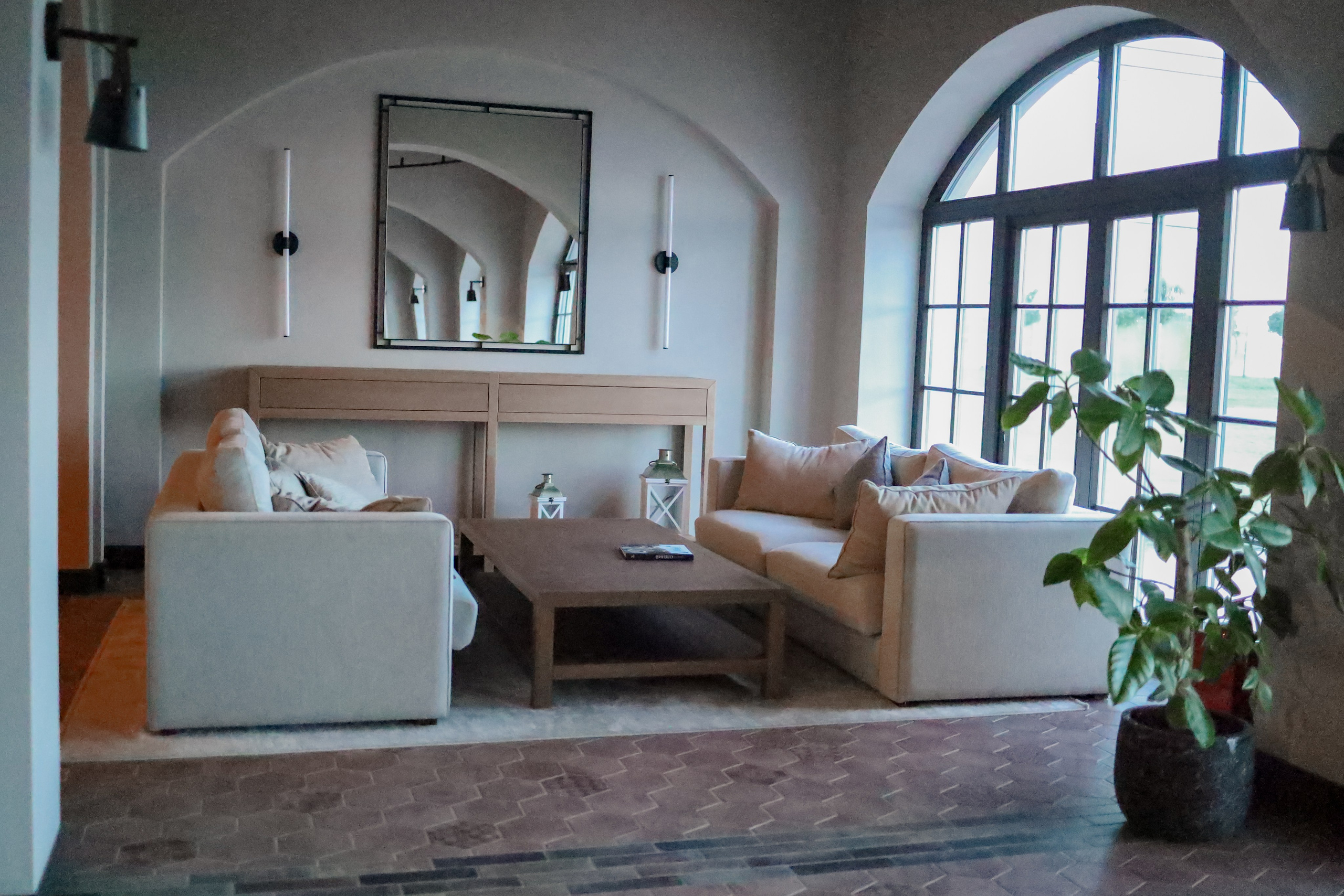 Golubitskoe estate. Женский портрет и немного больше в Санкт-Петербурге