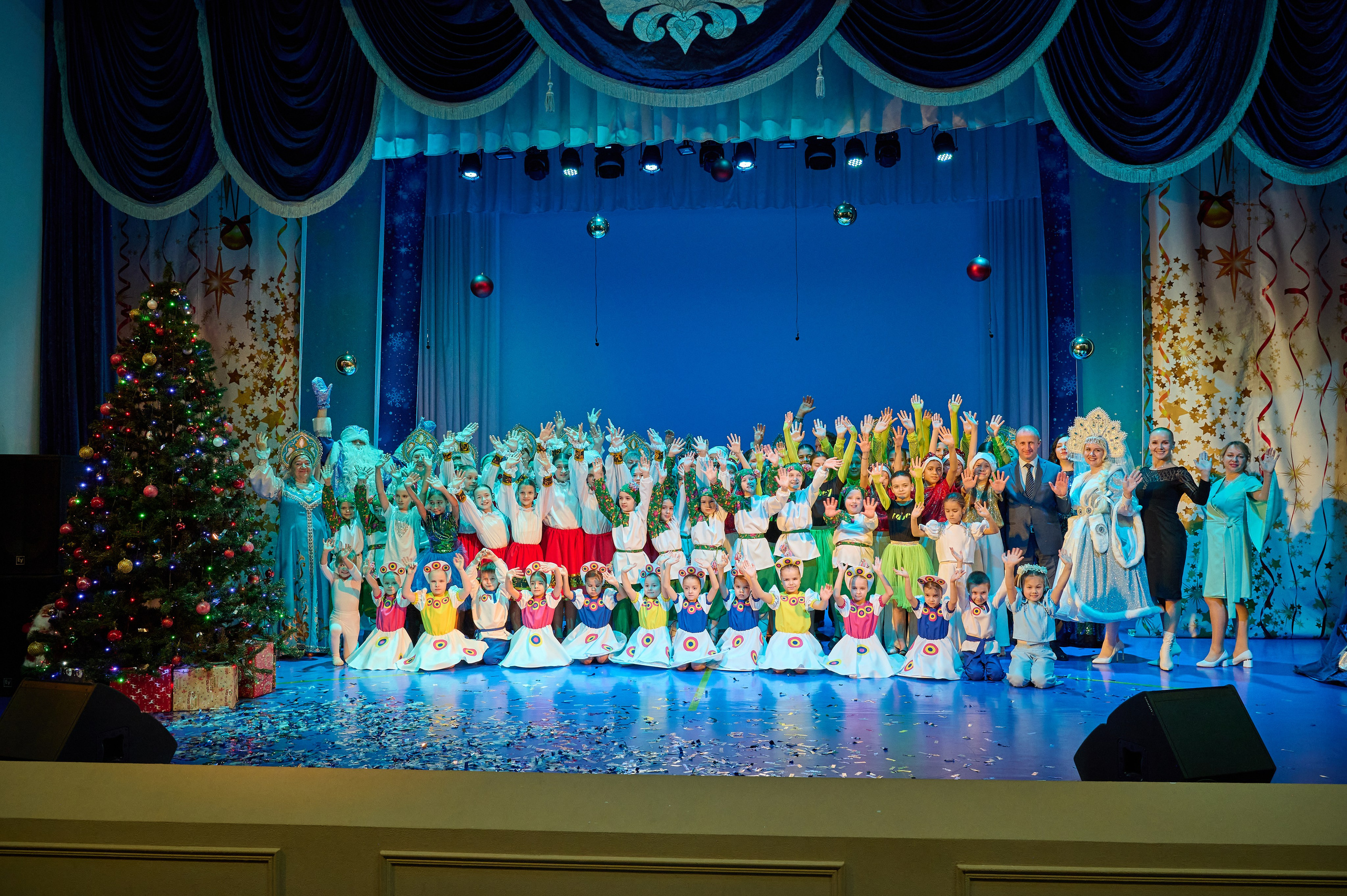 НГ концерт в Марьиной роще. Жизнь курорта Кабардинка в фотографиях