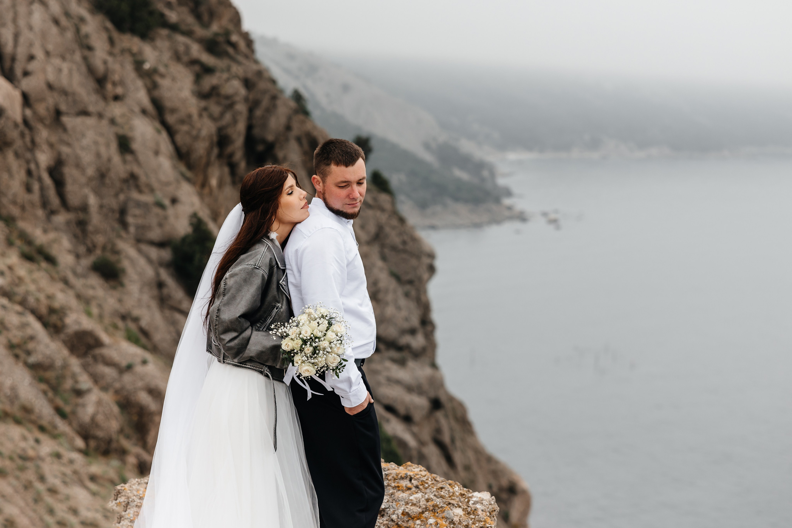 Анонс свадьбы Маргариты и Андрея. Туман на холмах Балаклавы. Свадебный фотограф в Крыму и Севастополе Ольга Баскакова