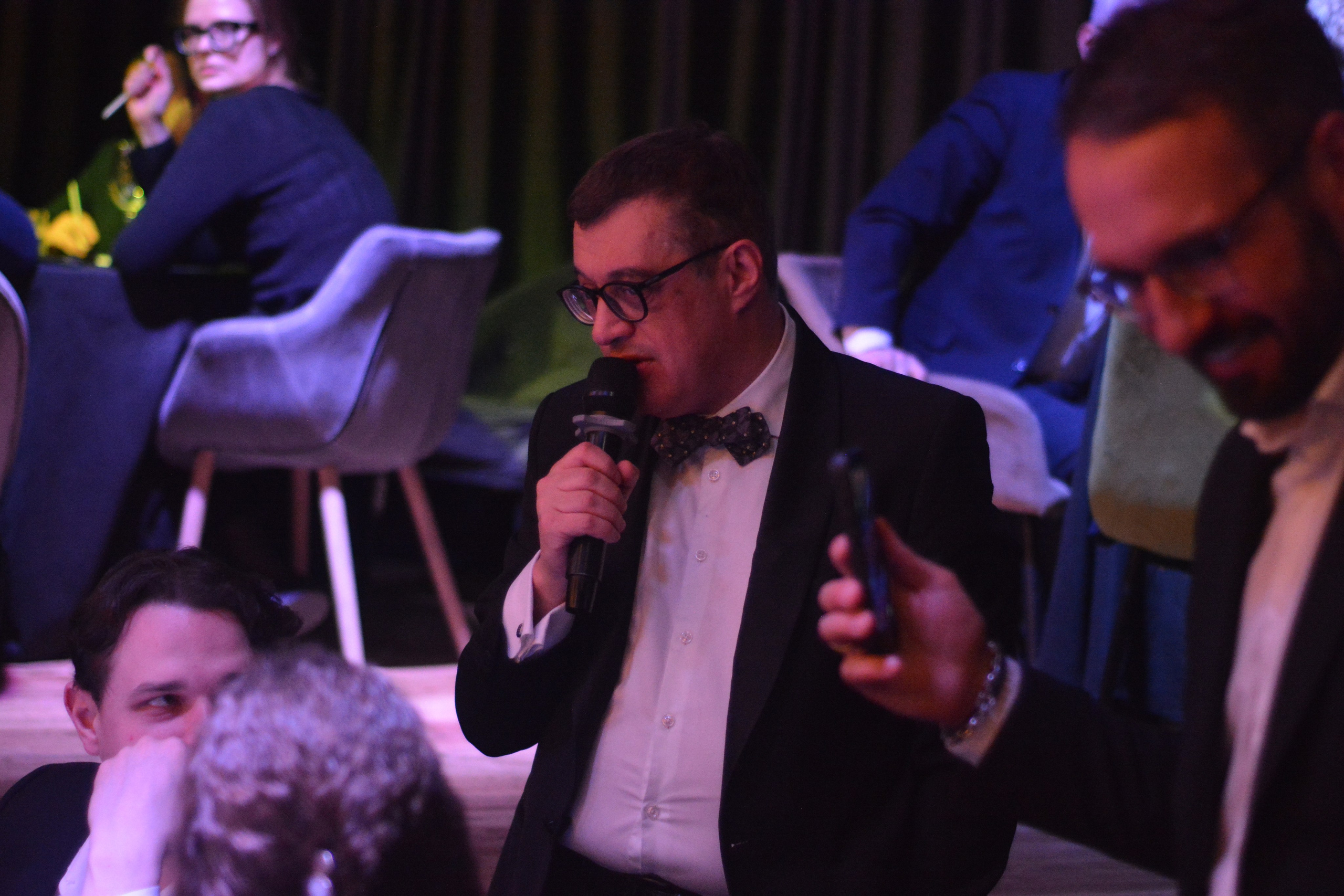 F/8 and be there — оказаться в нужном месте и поймать момент