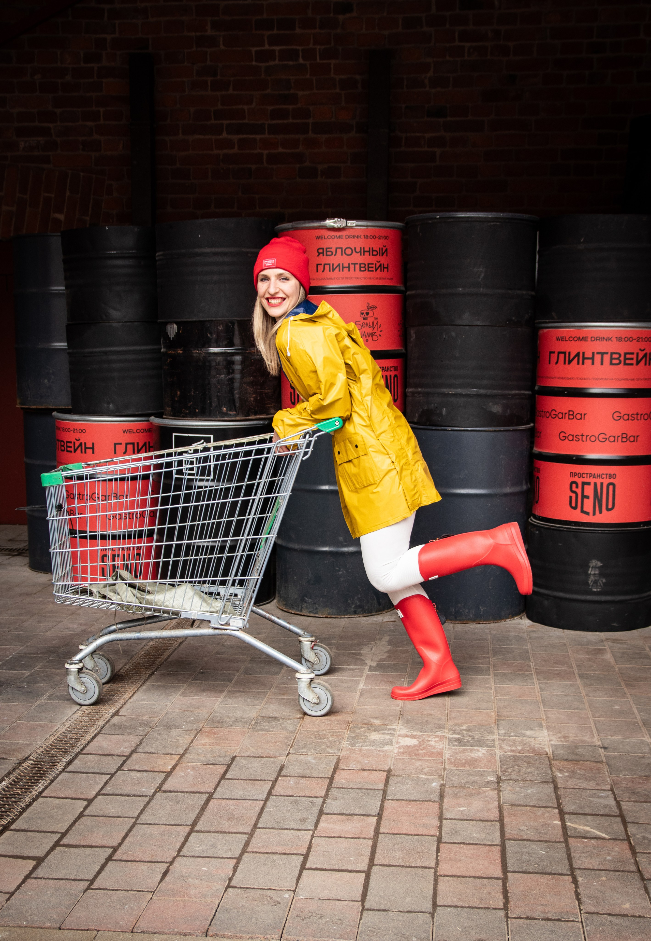 Диалог с пространством: динамичная фотопрогулка в интерьере Seno. Портретный фотограф в Санкт-Петербурге Савельева Ольга