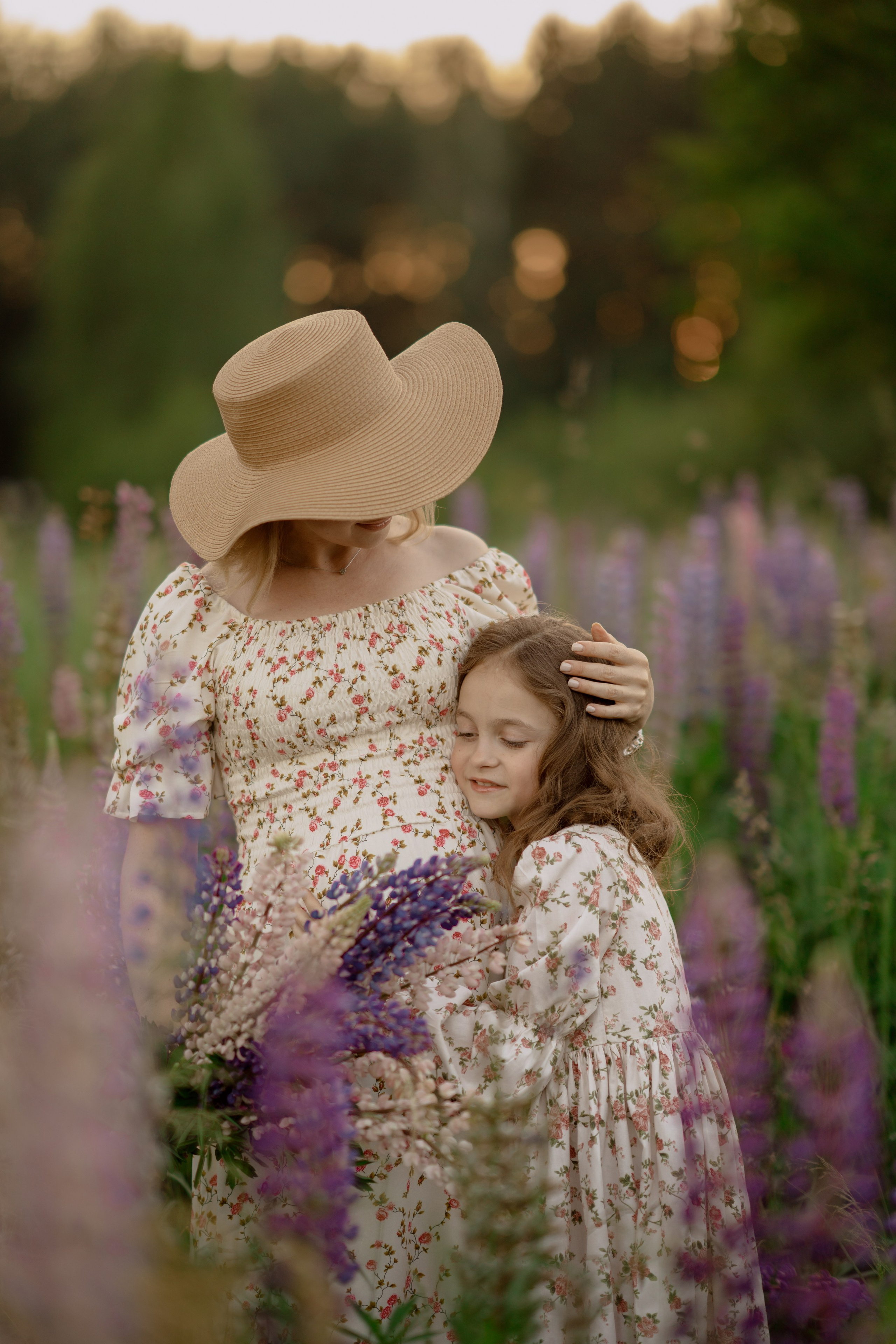 Ульяна с мамой Лизой в нежной фотосессии на природе. Семейный и детский фотограф в Сергиев Посаде, Хотьково Якимчук Любовь